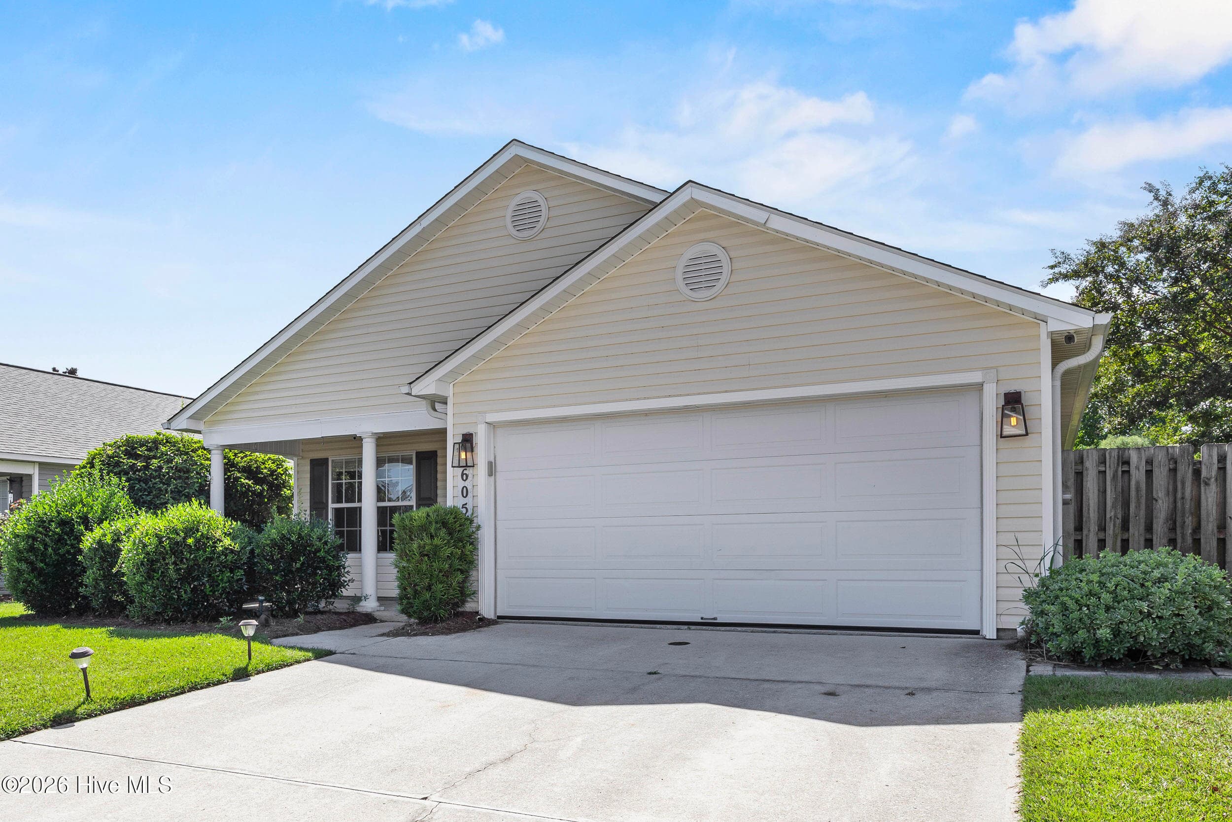 Single Family Residence at 605 Brookbend Drive, Wilmington, NC 28411, photo 3 of 40