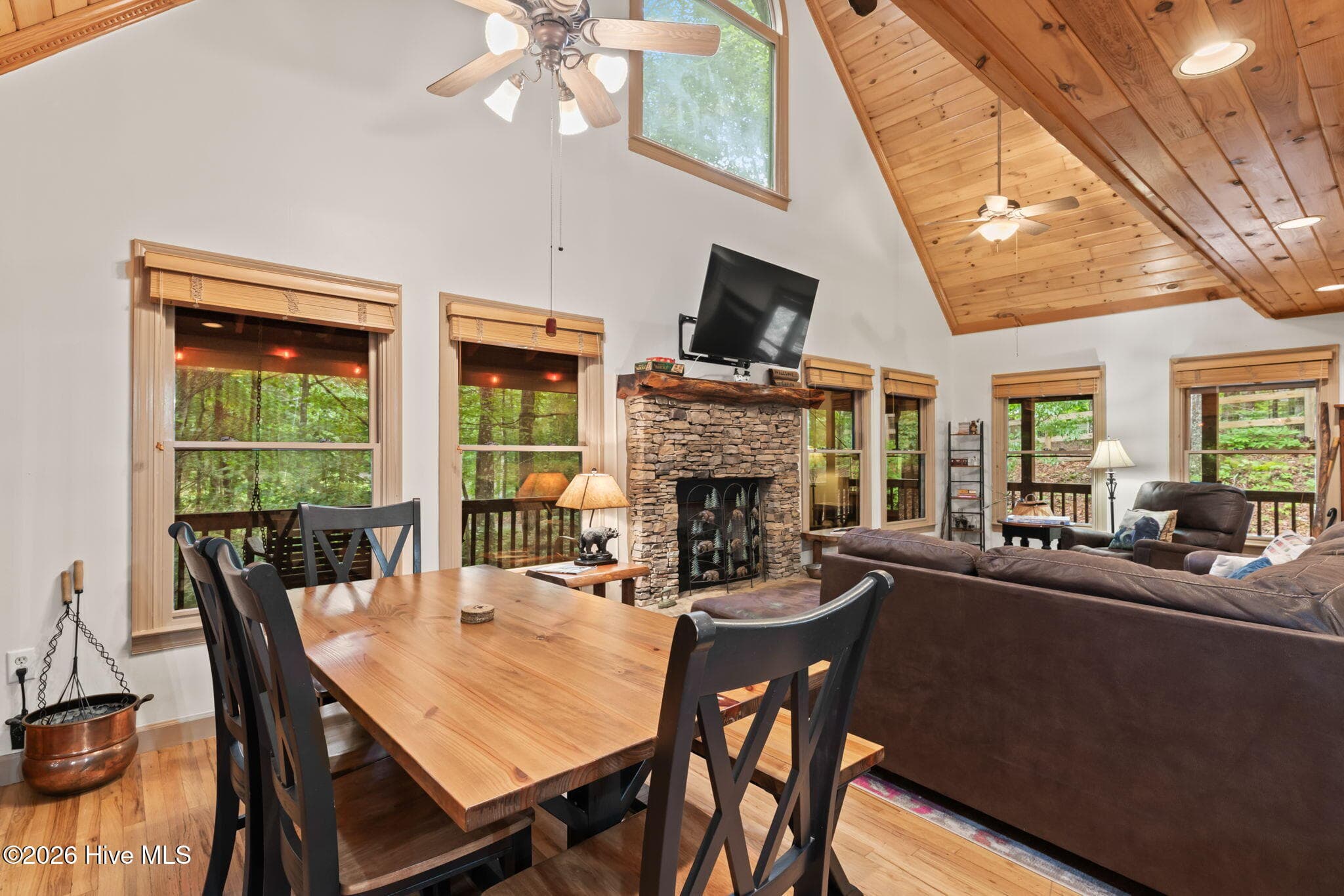 Single Family Residence at 398 Mountain Tops Circle, Blue Ridge, GA 30513, photo 6 of 63