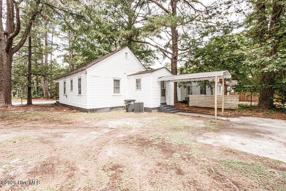 Single Family Residence at 923 O Berry Street, Rocky Mount, NC 27803, photo 5 of 31