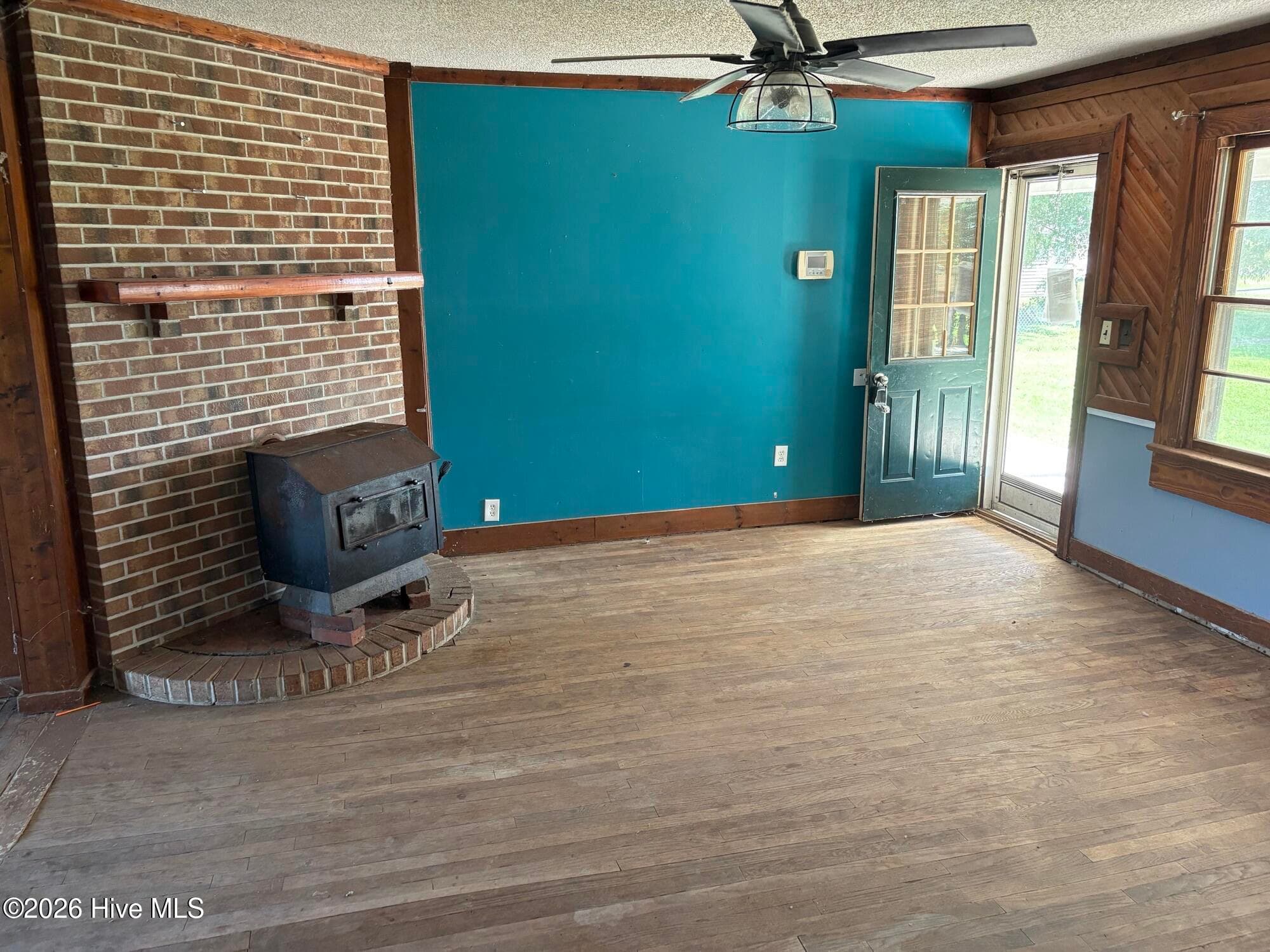 Single Family Residence at 1549 N Broad Street, Edenton, NC 27932, photo 4 of 12