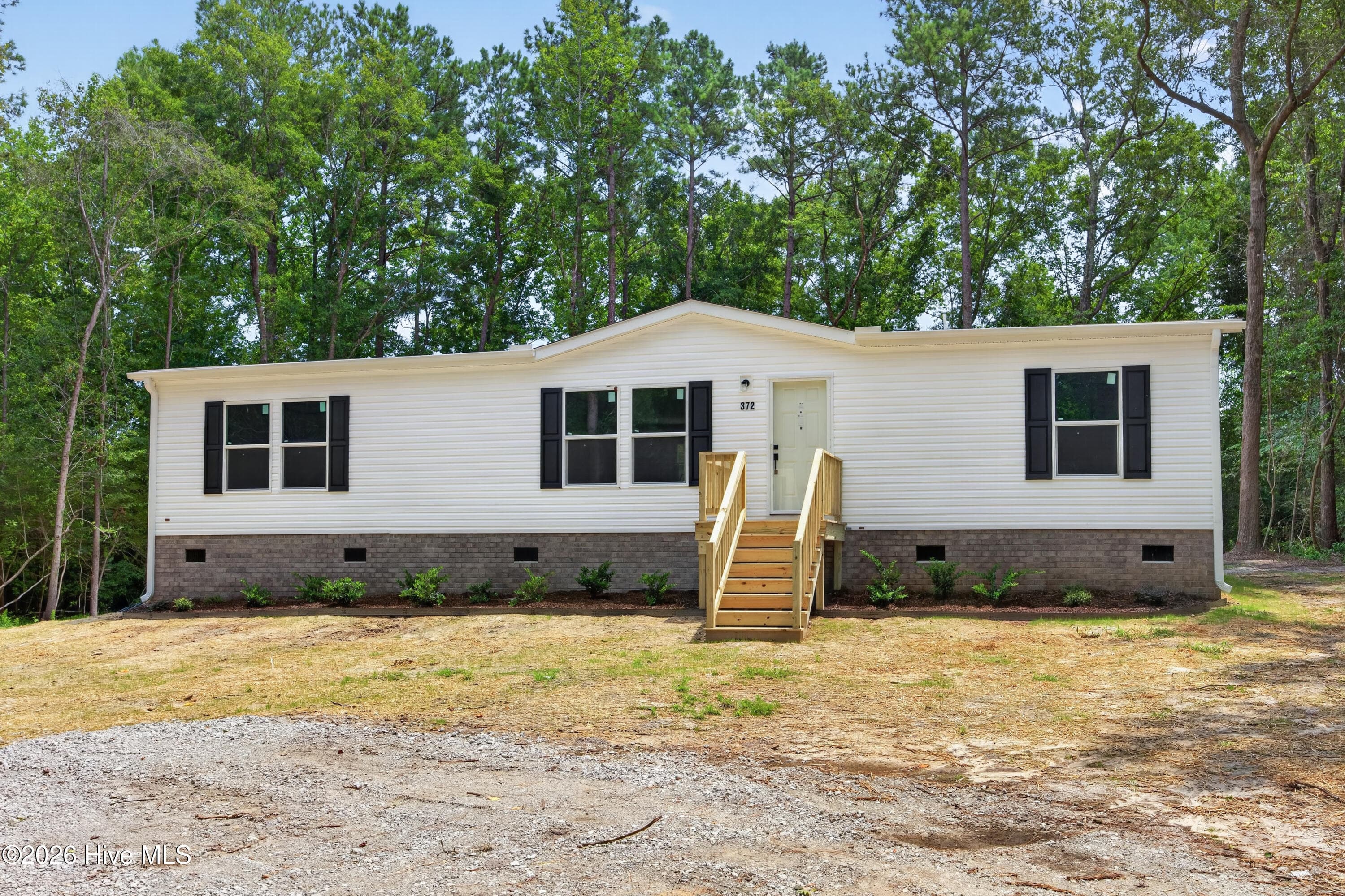 Manufactured Home at 372 Mallard Roost Drive, Burgaw, NC 28425, photo 4 of 44