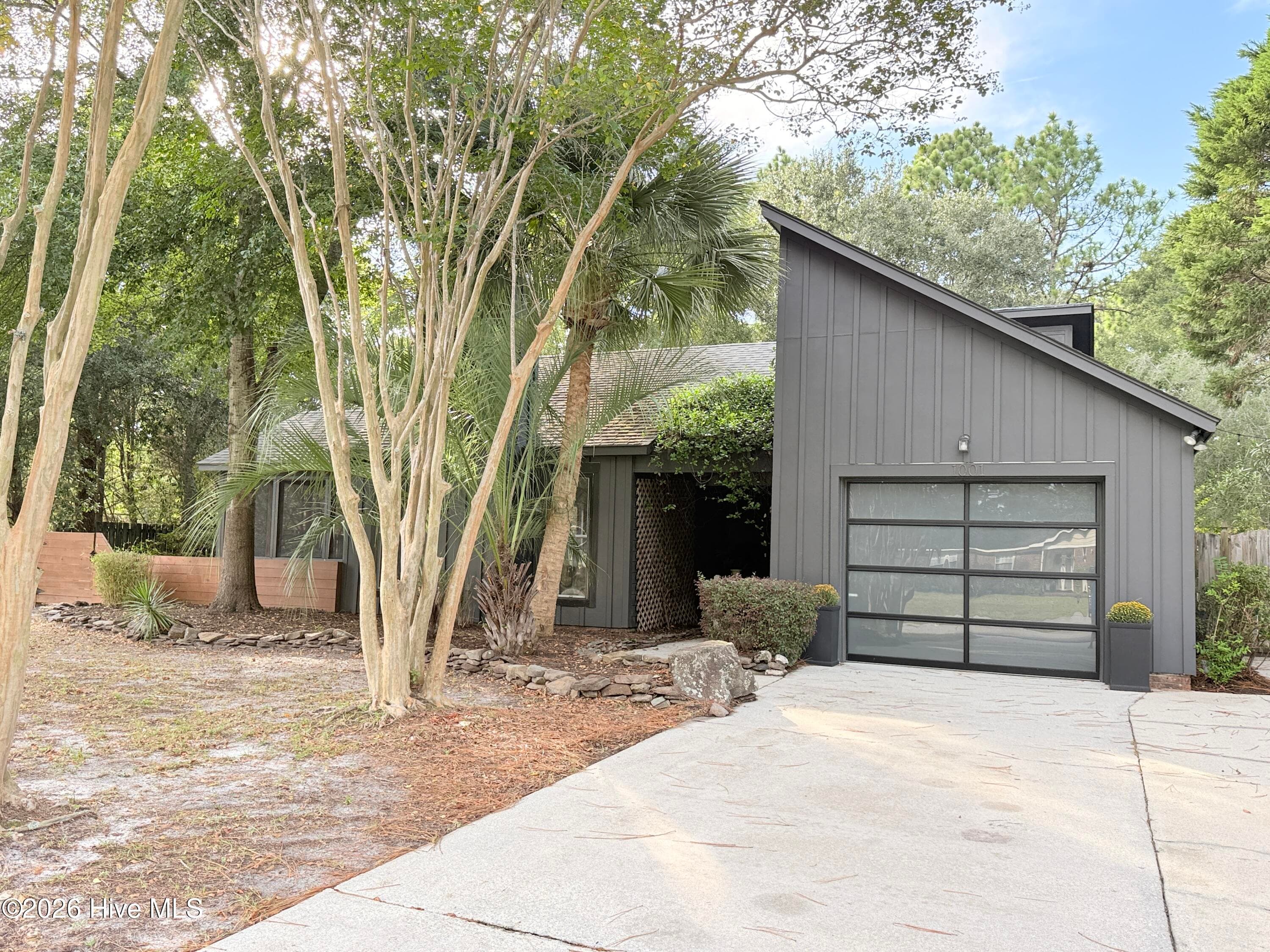 Curb appeal with distinction! - 1001 Hunting Ridge Road, Wilmington, NC 28412