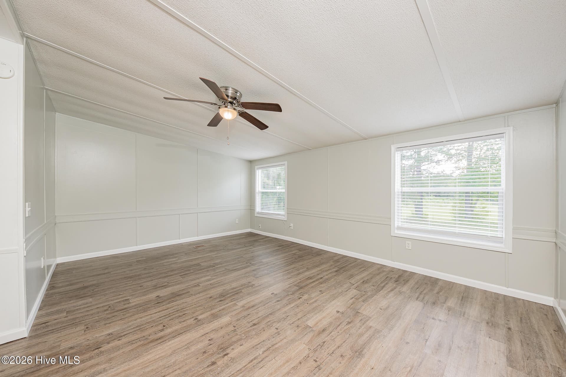 Manufactured Home at 122 Woodbrook Drive, Midway Park, NC 28544, photo 19 of 47