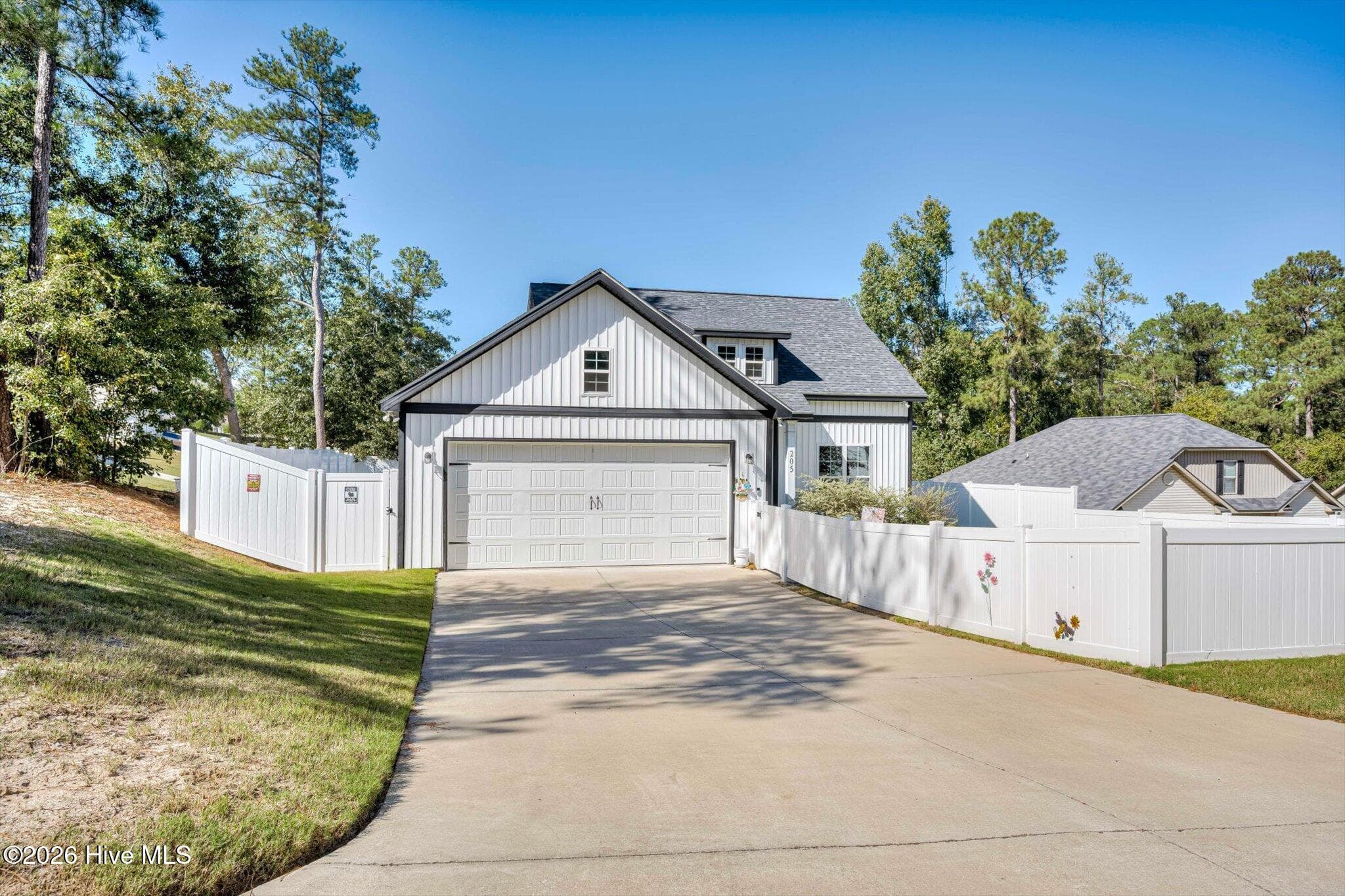 Single Family Residence at 205 Thaxton Court, North Augusta, SC 29841, photo 3 of 33