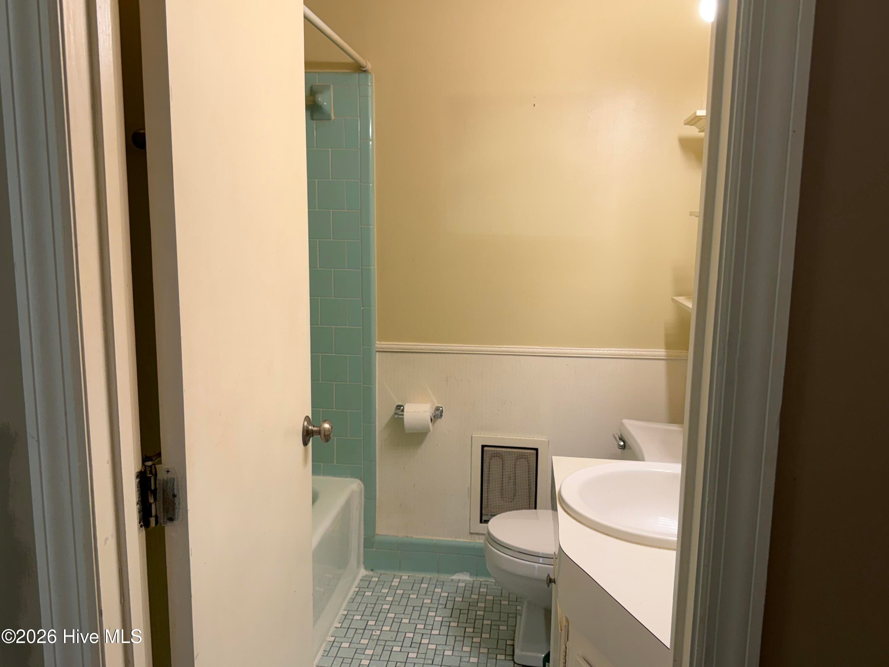 Single Family Residence at 108 Abbey Lane, Washington, NC 27889, photo 15 of 27