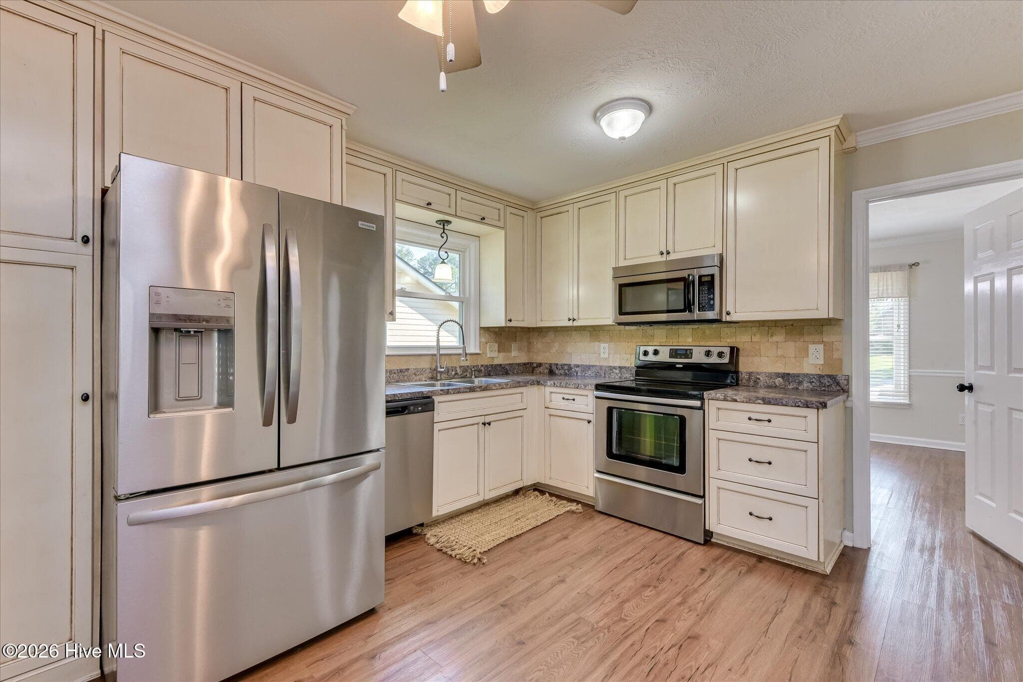 Single Family Residence at 666 Kemper Drive, Evans, GA 30809, photo 17 of 47