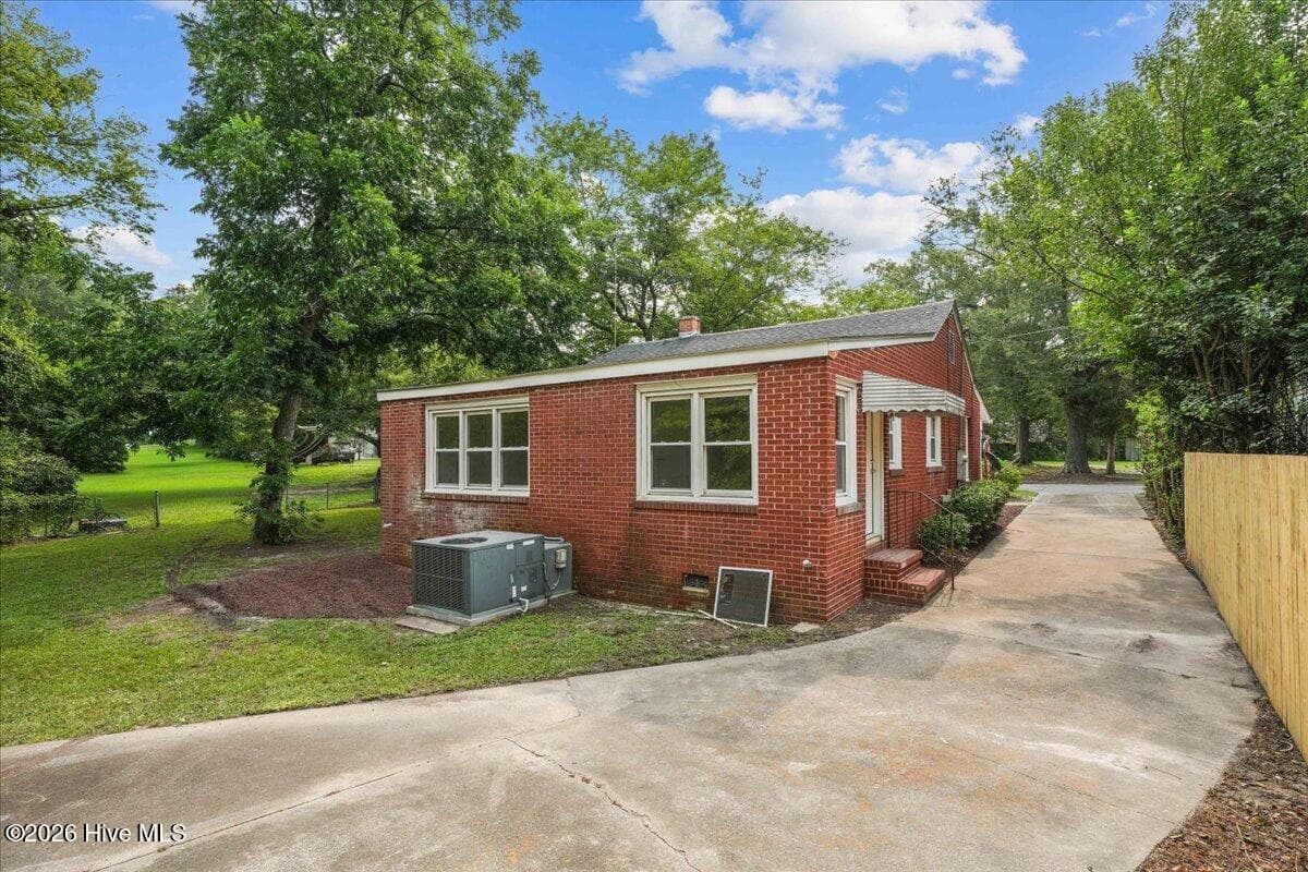 Single Family Residence at 909 N Carolina Street, Goldsboro, NC 27530, photo 10 of 31