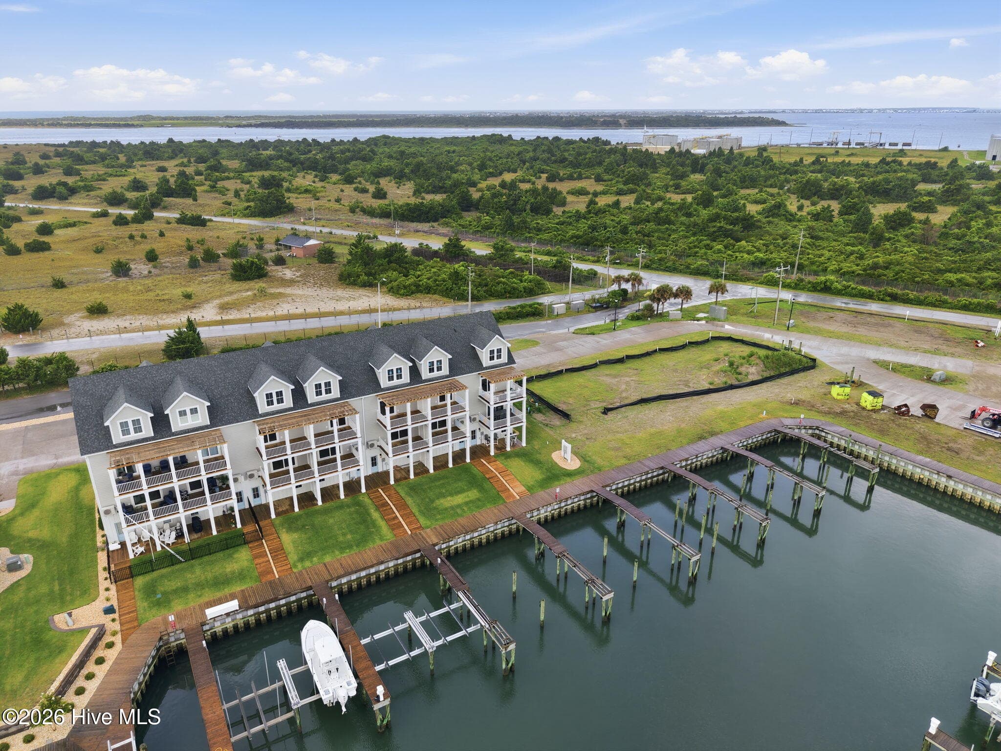 Townhouse at 200 Olde Towne Yacht Club Drive 50, Beaufort, NC 28516, photo 10 of 53