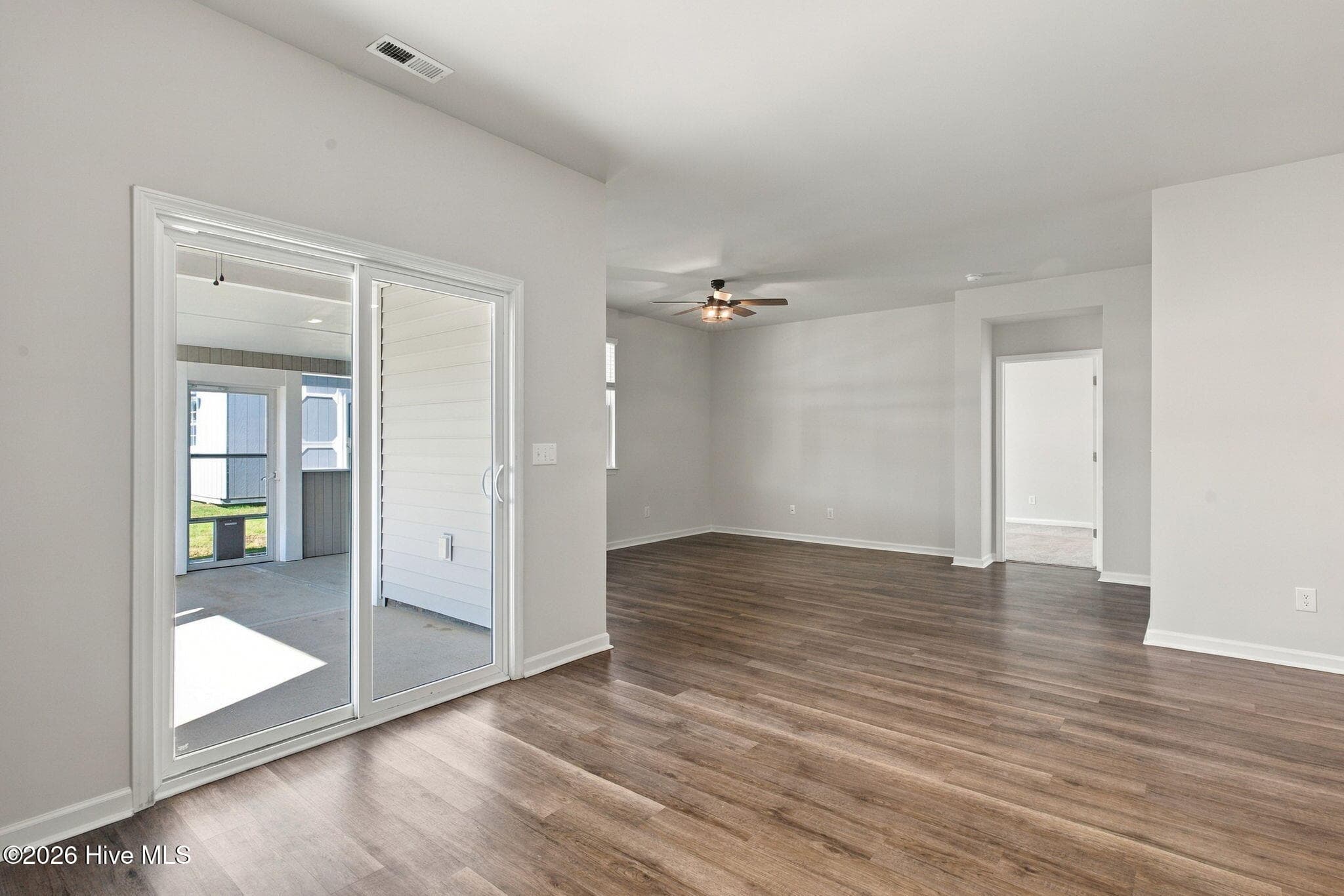 Single Family Residence at 2513 Sandy Banks Lane, Wilmington, NC 28401, photo 15 of 57