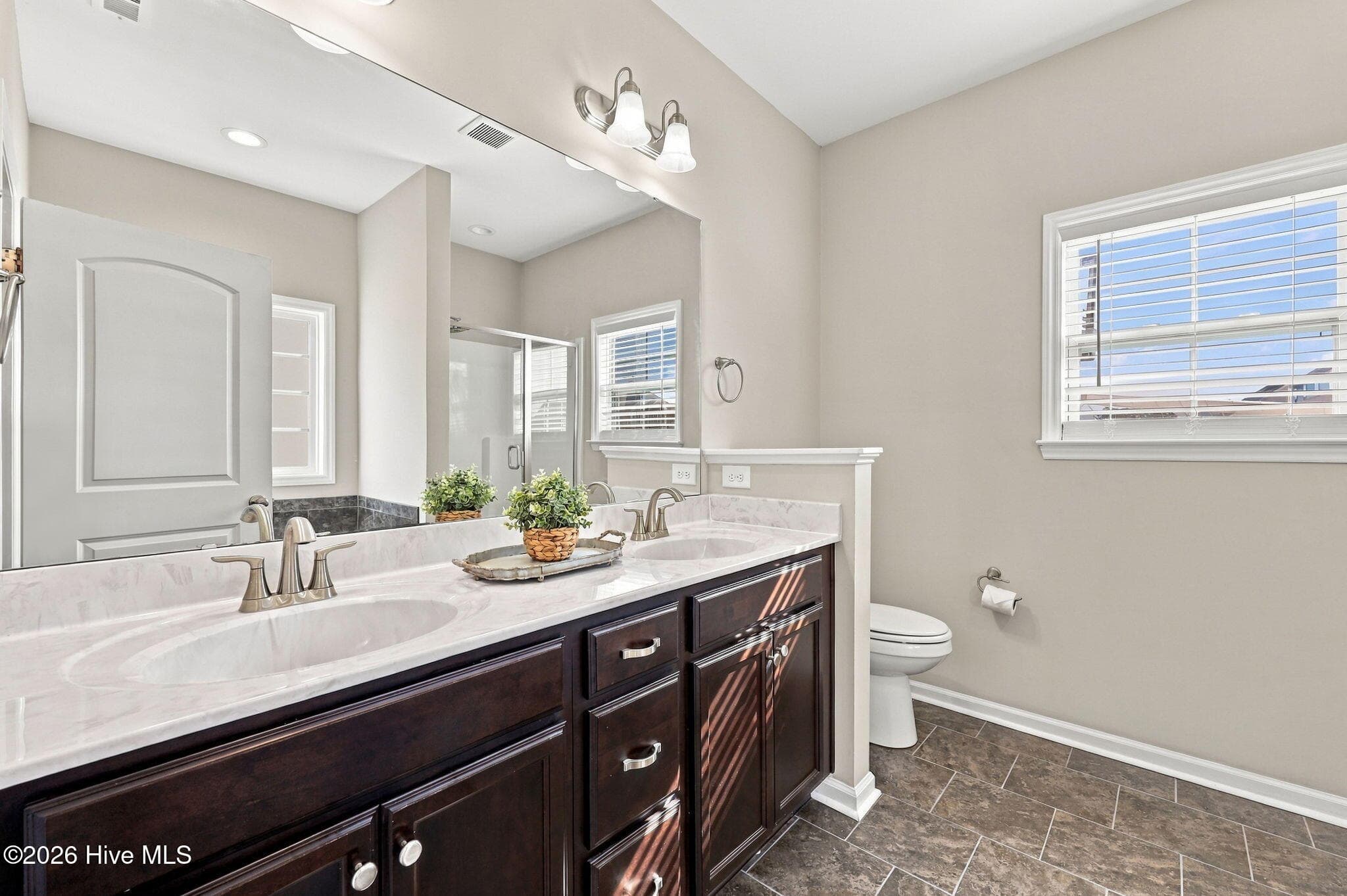 Single Family Residence at 613 Knoll Circle, Greenville, NC 27858, photo 19 of 52