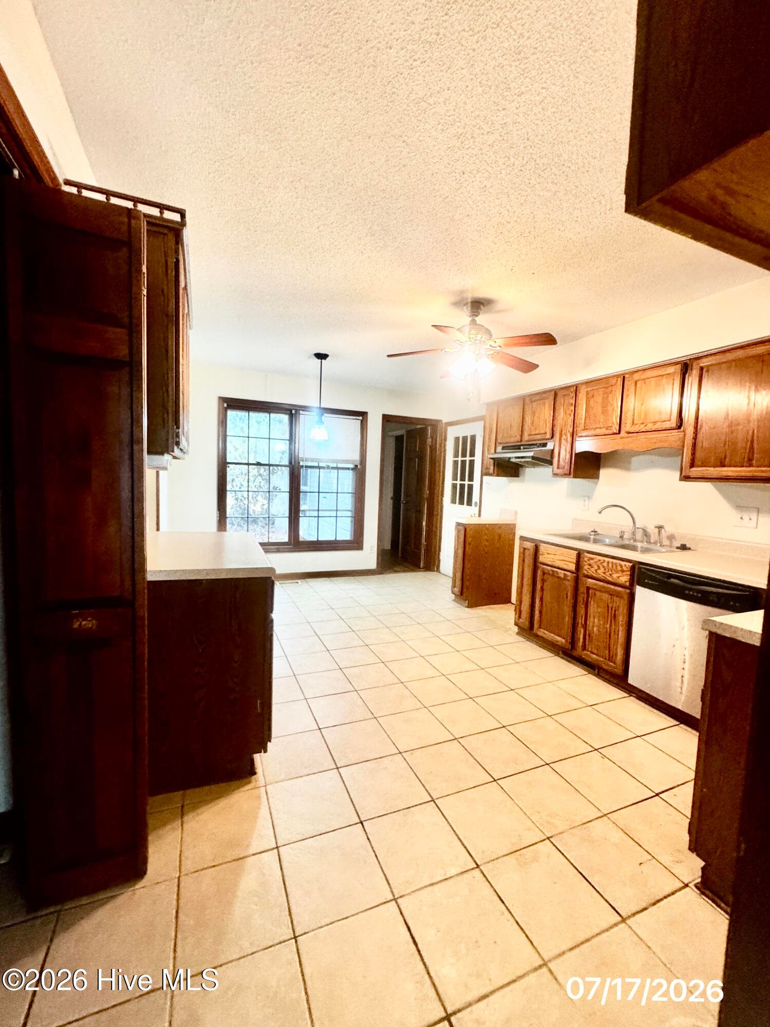Single Family Residence at 151 Raintree Circle, Jacksonville, NC 28540, photo 11 of 37