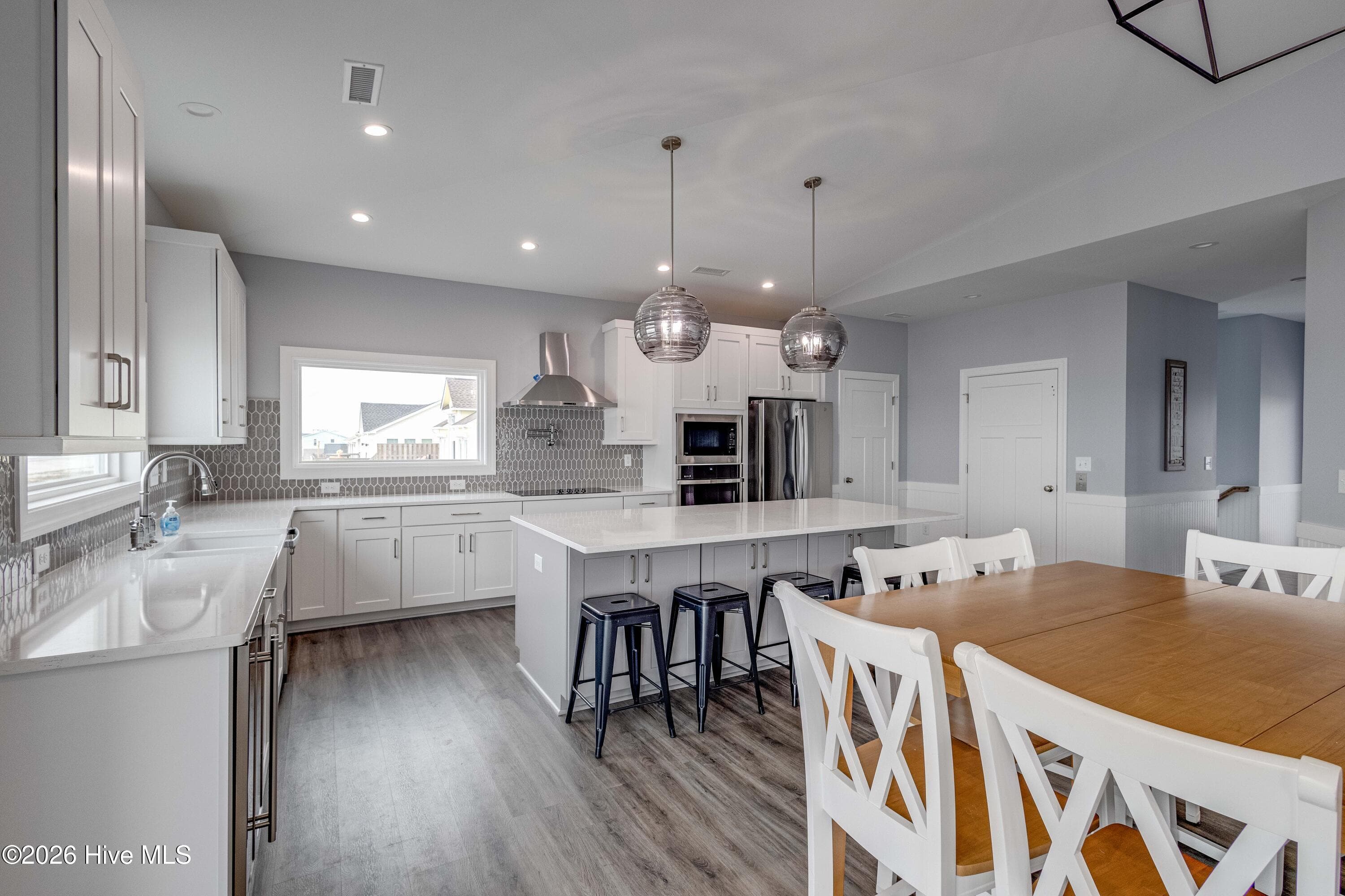 Single Family Residence at 809 N Anderson Boulevard, Topsail Beach, NC 28445, photo 11 of 51