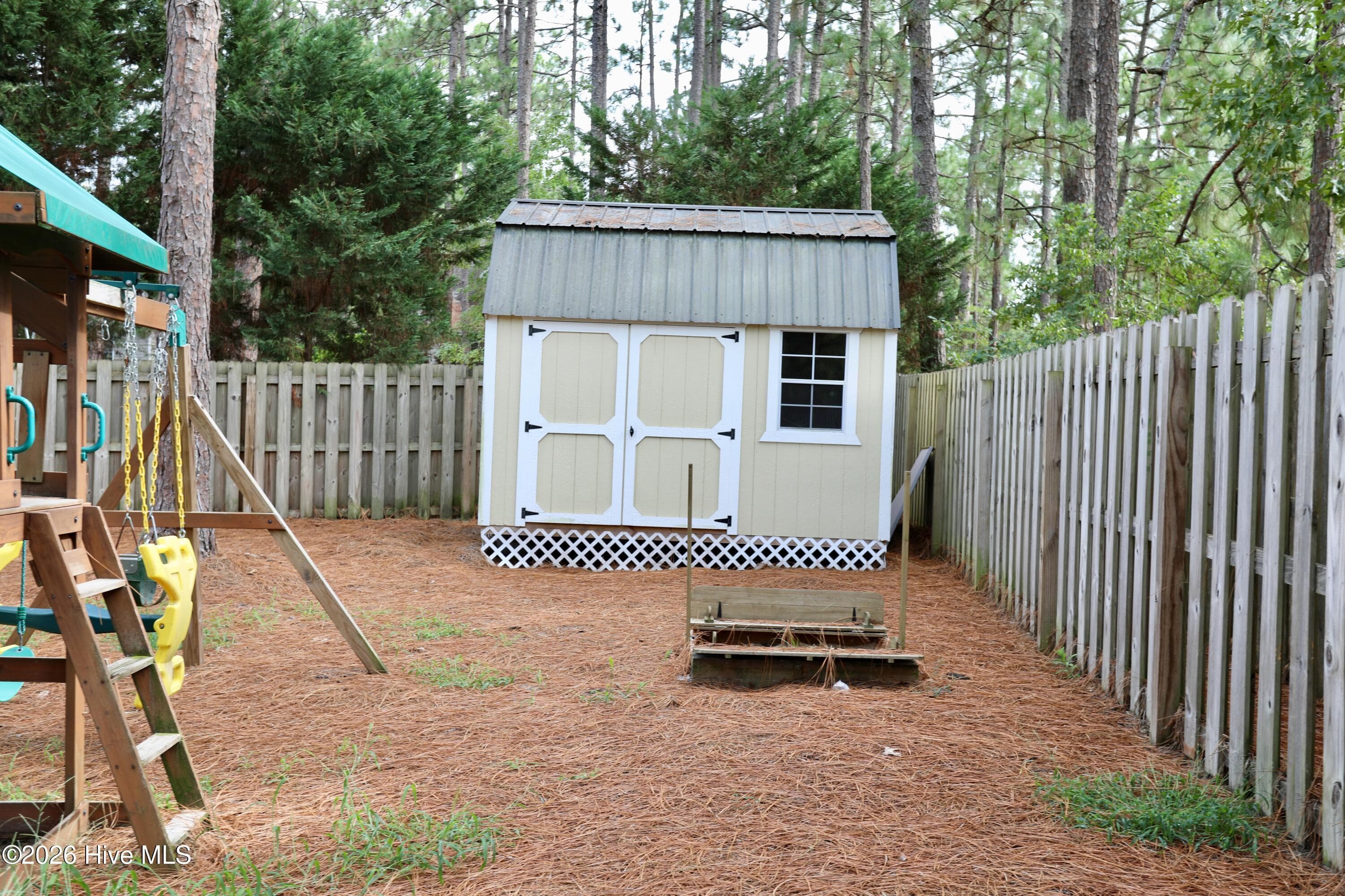 Single Family Residence at 100 Sawmill Road E, Pinehurst, NC 28374, photo 24 of 25