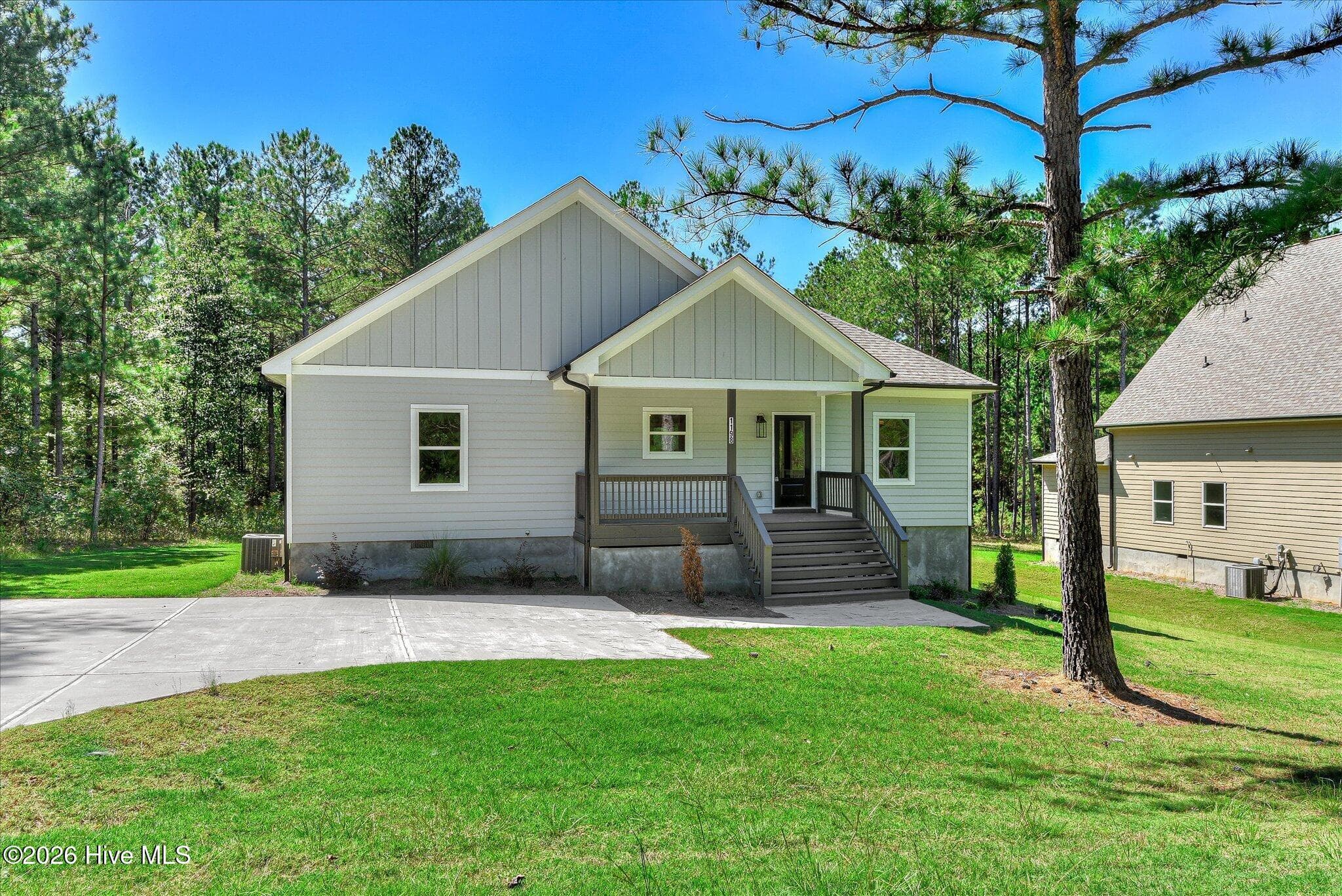 1198 Sunset Cove, Tignall, GA 30668
