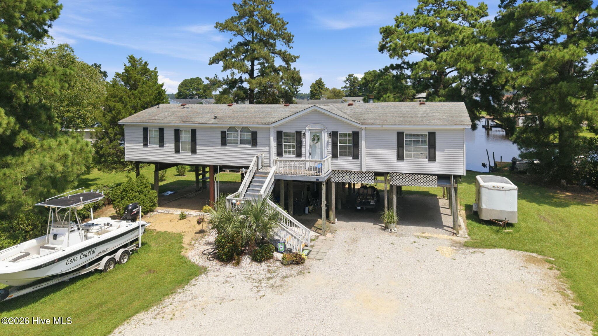 Manufactured Home at 211 D Drive, Chocowinity, NC 27817, photo 2 of 35