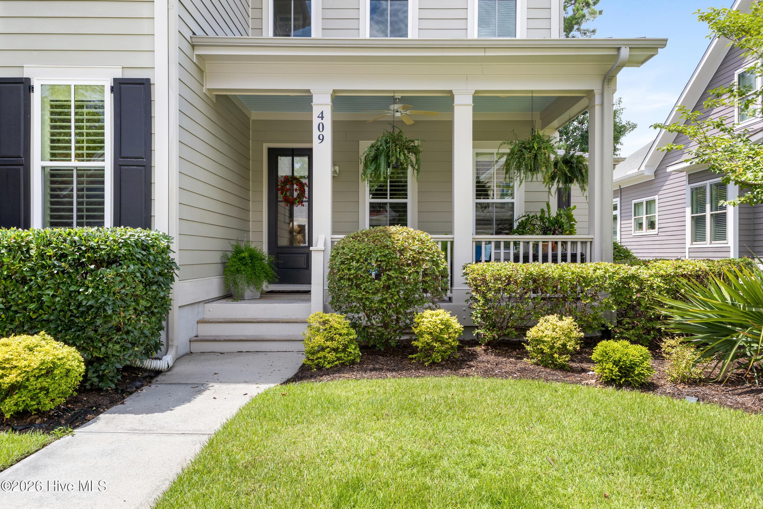 Single Family Residence at 409 Cornubia Drive, Castle Hayne, NC 28429, photo 4 of 77