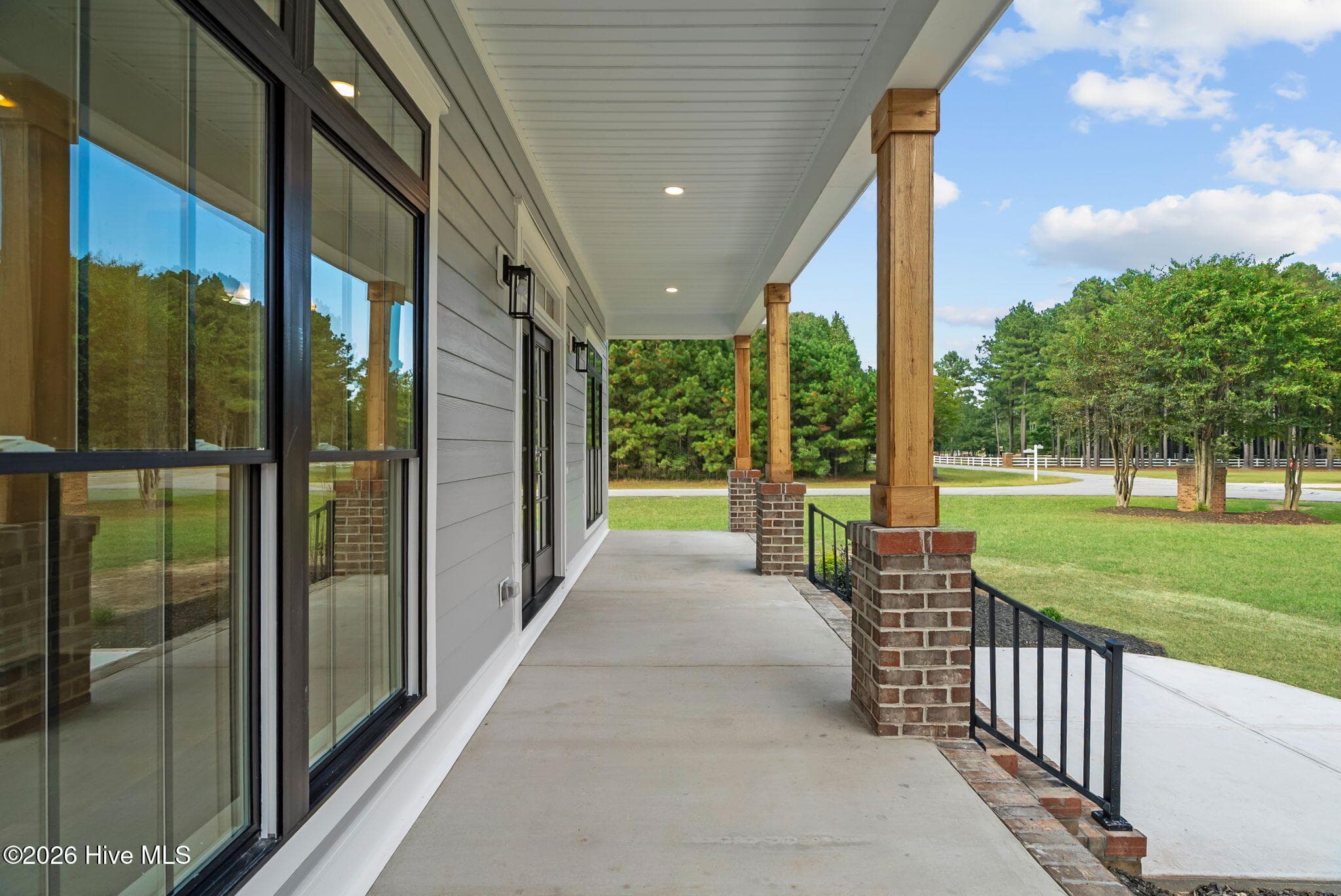 Single Family Residence at 329 Riversound Drive, Edenton, NC 27932, photo 5 of 44