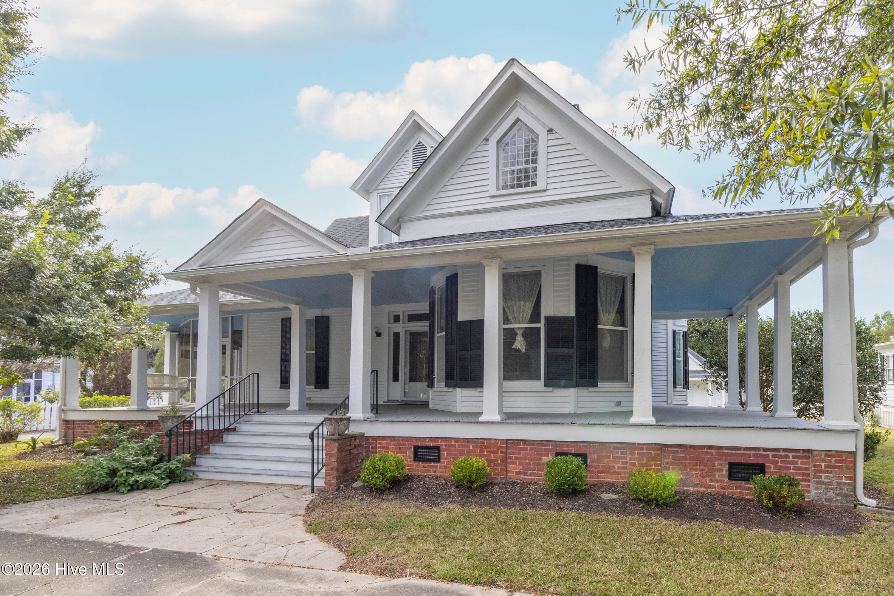 Single Family Residence at 105 N Granville Street, Edenton, NC 27932, photo 5 of 54