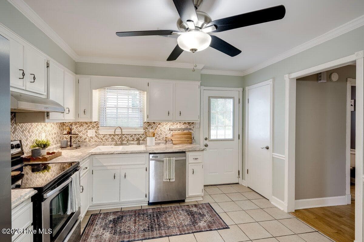 Single Family Residence at 2908 Pleasant Court, Martinez, GA 30907, photo 5 of 22
