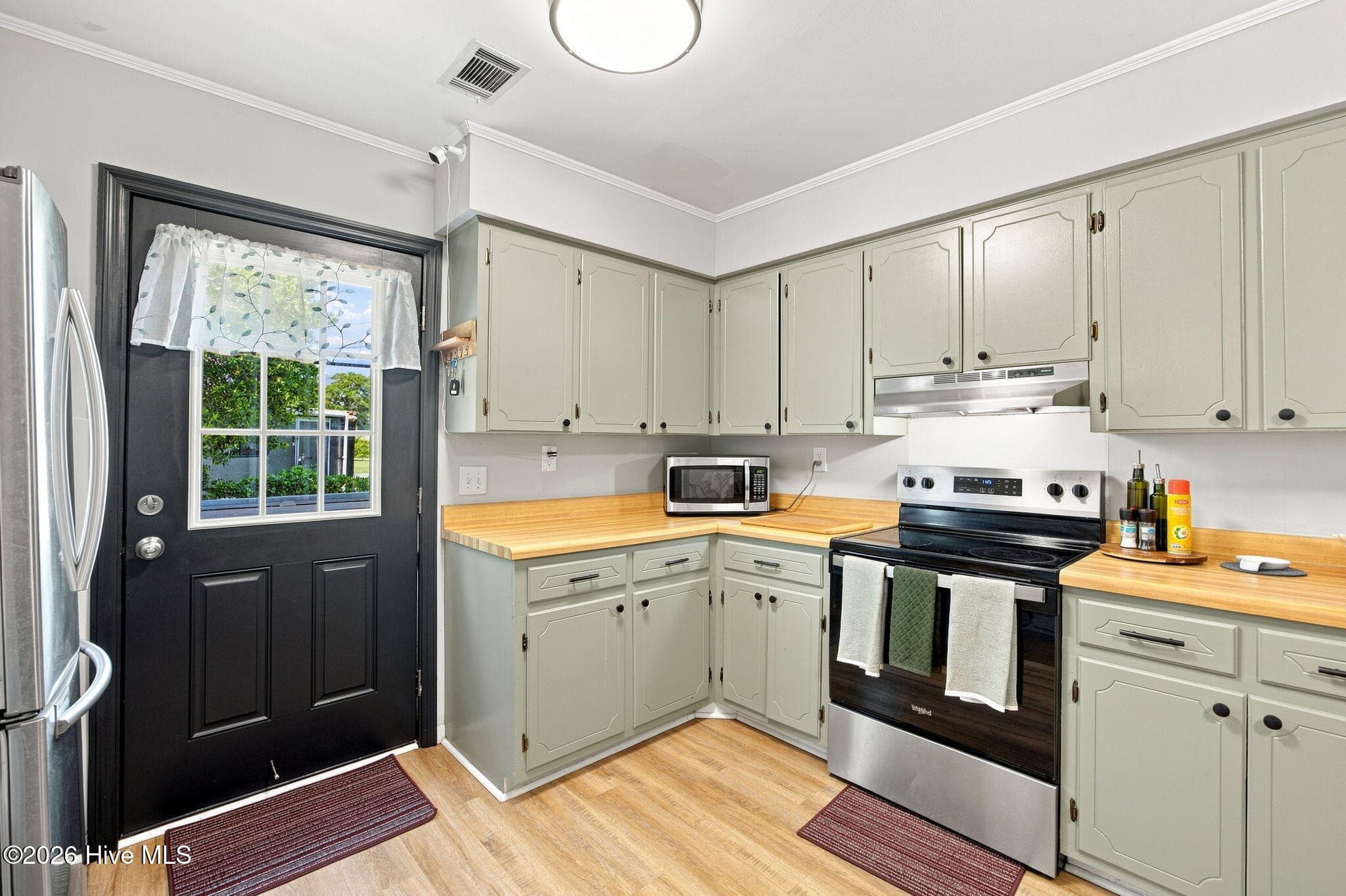 Single Family Residence at 209 Cathay Road, Wilmington, NC 28412, photo 10 of 49