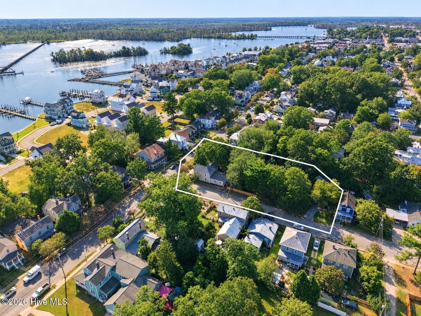 Single Family Residence at 550 E Main Street, Washington, NC 27889, photo 10 of 57