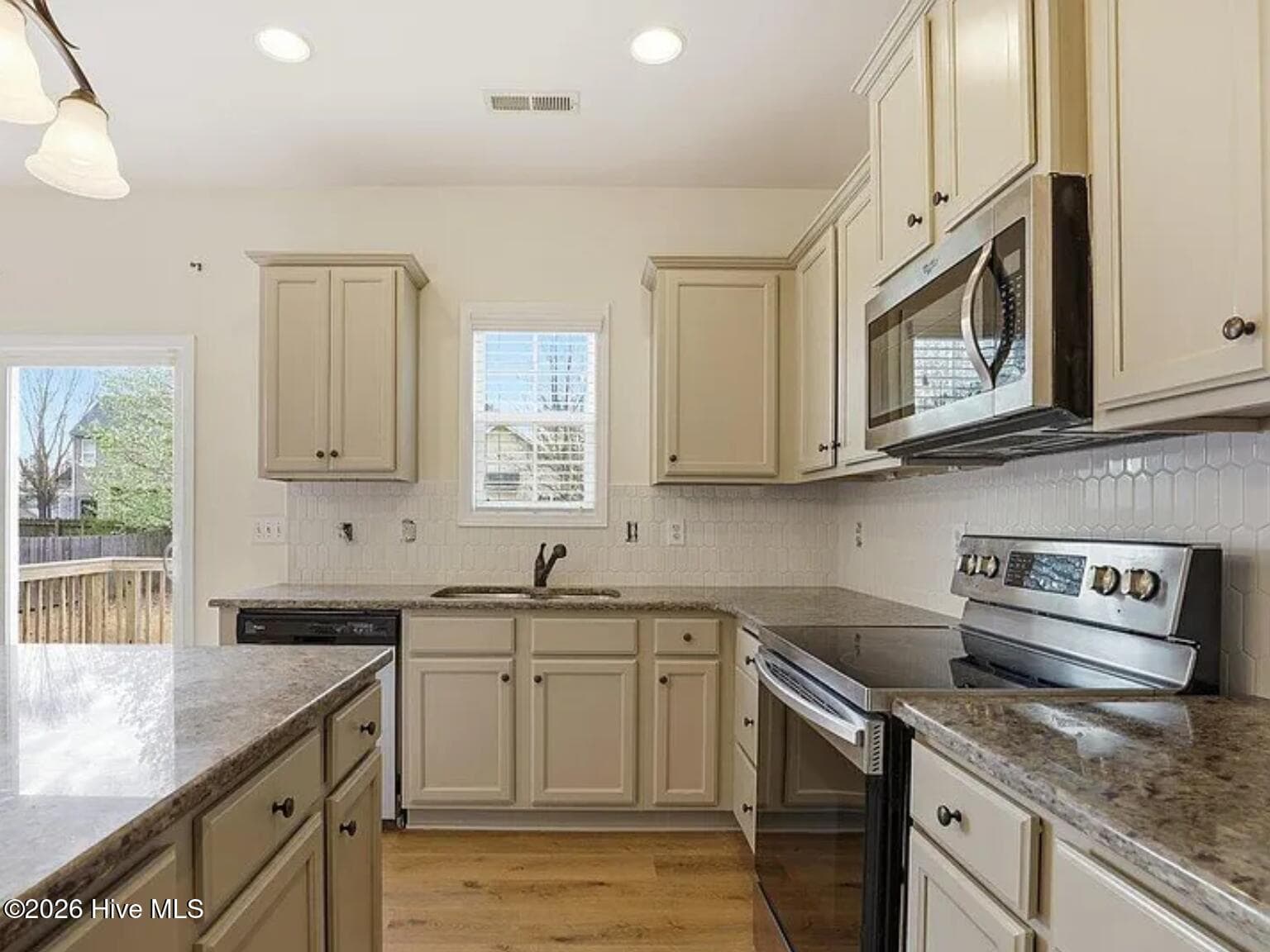 Single Family Residence at 308 Chamberlain Drive, Clayton, NC 27527, photo 12 of 81
