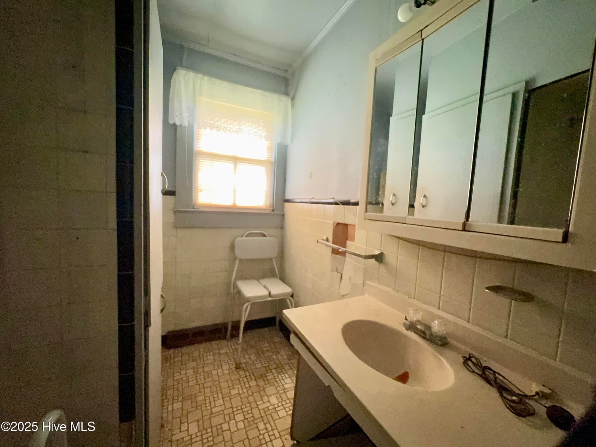 House bathroom - 175 Union Hall Road, Hertford, NC 27944