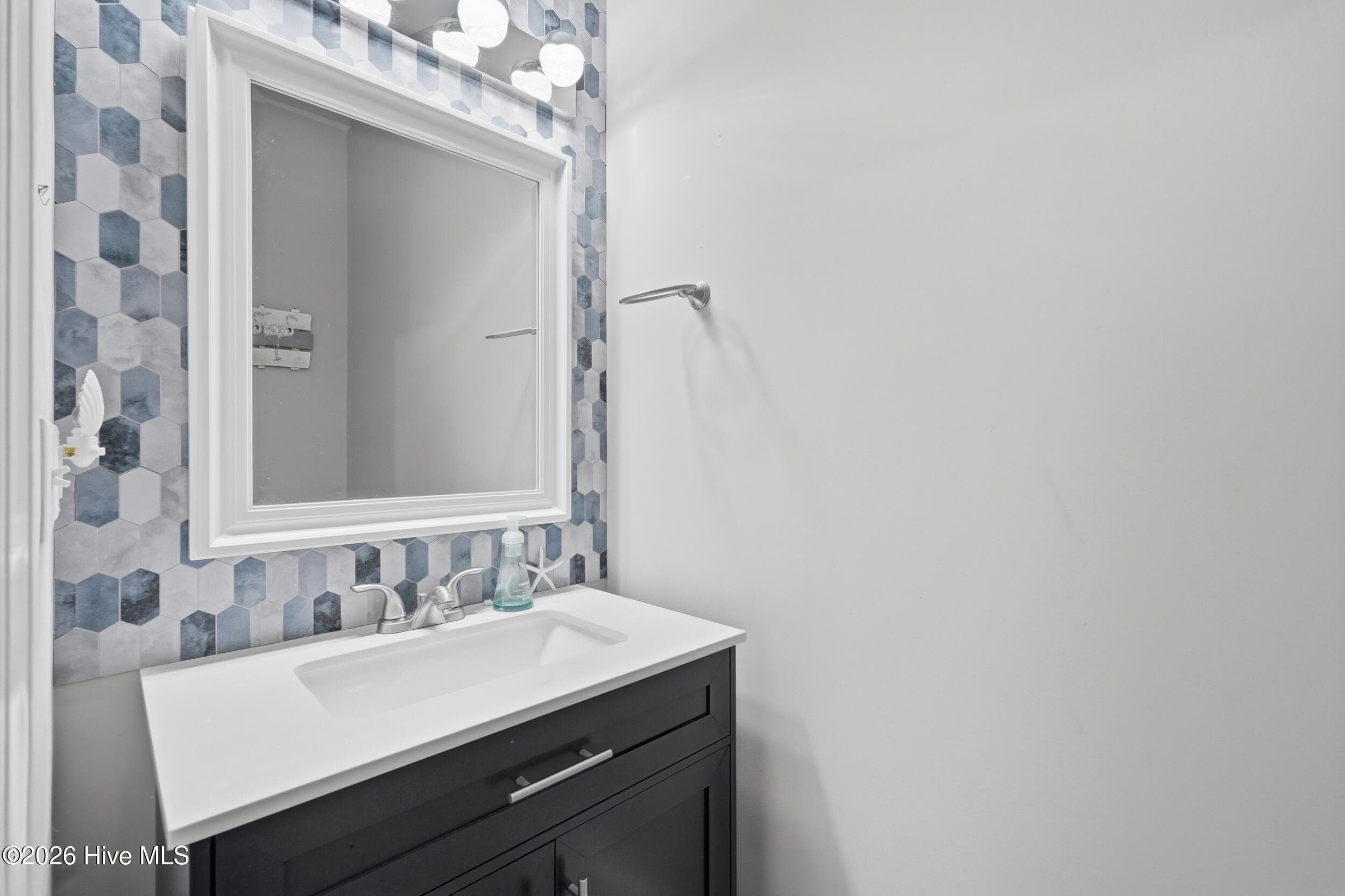 Single Family Residence at 5732 Brown Pelican Lane, Wilmington, NC 28409, photo 17 of 40