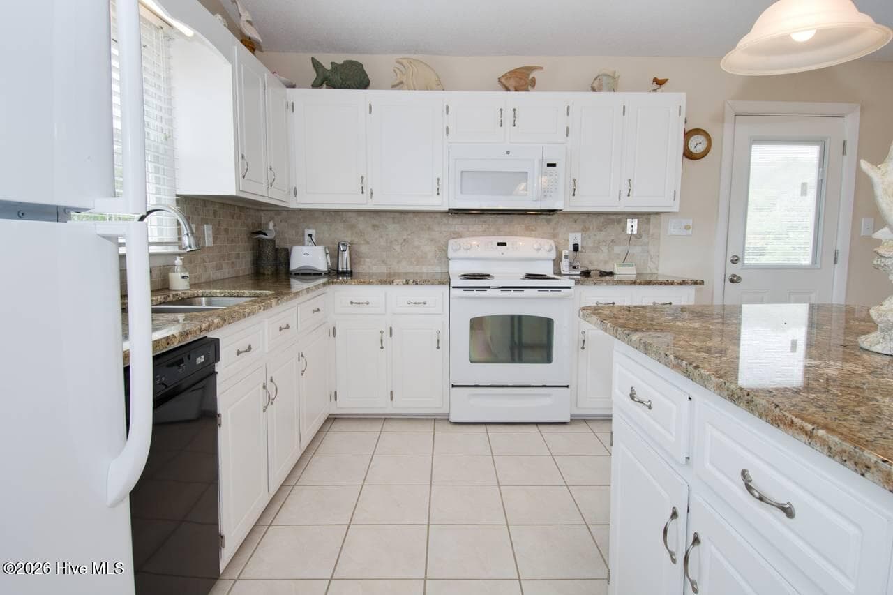 Kitchen - 6820 Ocean Drive, Emerald Isle, NC 28594