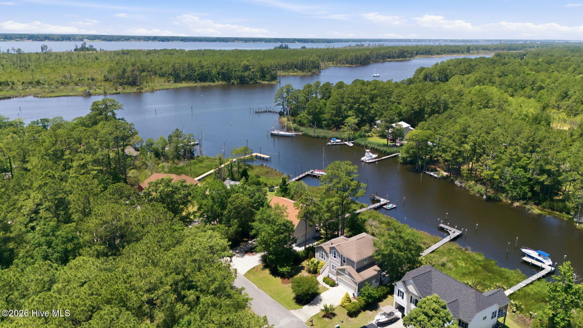 Single Family Residence at 913 Hearthside Court, New Bern, NC 28560, photo 42 of 49