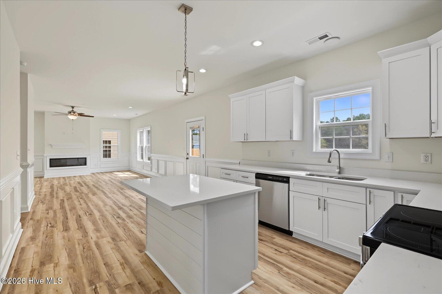 Single Family Residence at 467 Fowler Manning Road, Richlands, NC 28574, photo 15 of 49
