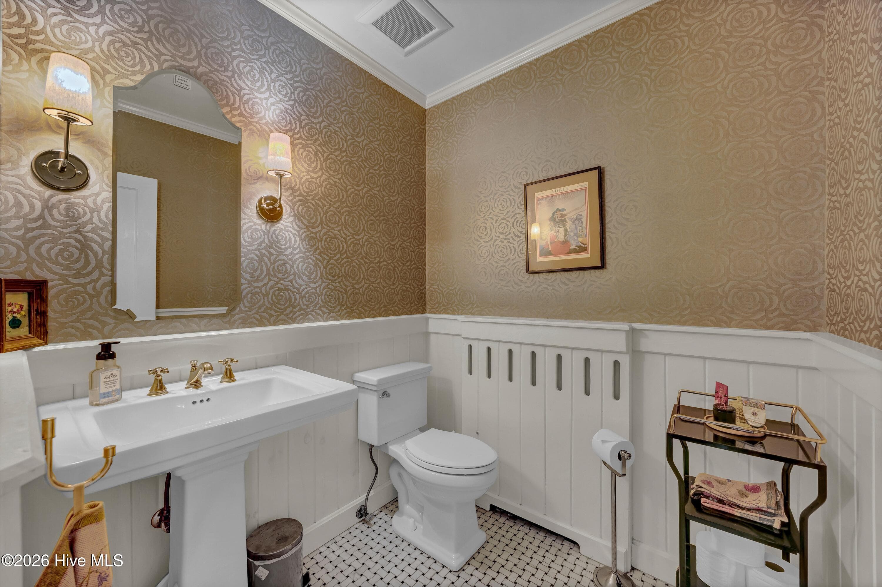 Single Family Residence at 318 Colonial Drive, Wilmington, NC 28403, photo 33 of 74