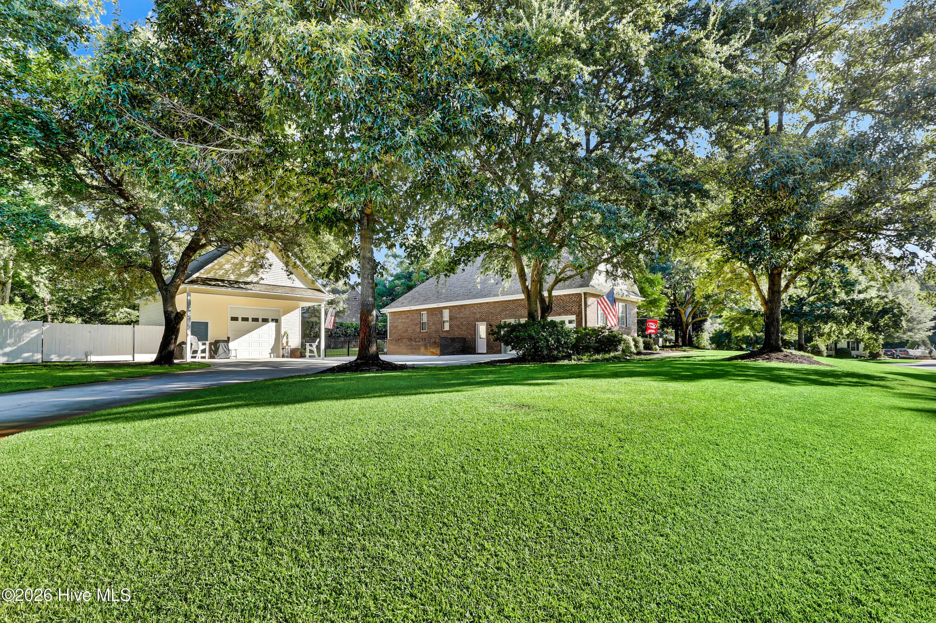 Single Family Residence at 302 Pecan Court, Hampstead, NC 28443, photo 3 of 46