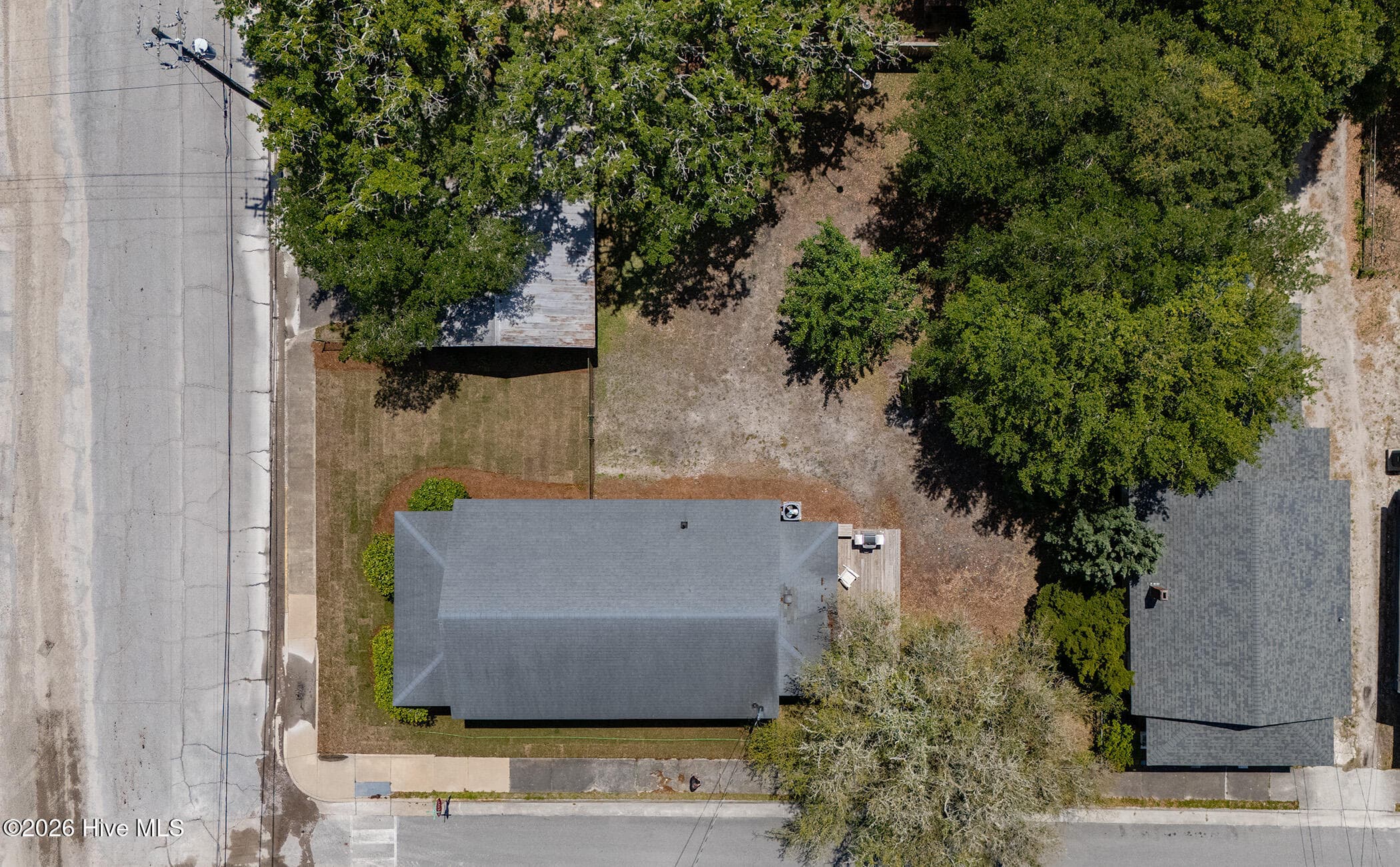 Single Family Residence at 800 Mulberry Street, Beaufort, NC 28516, photo 8 of 48