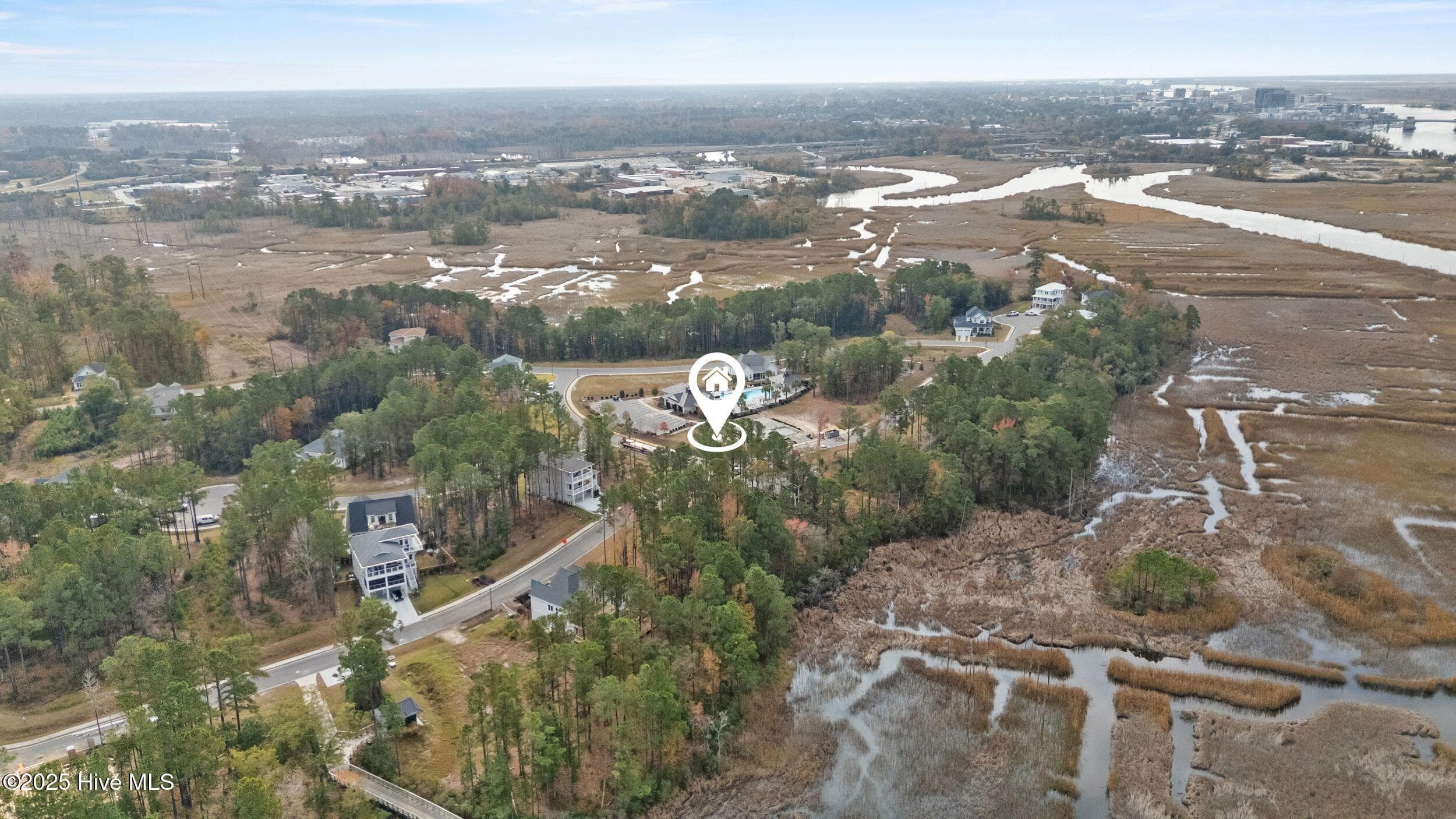Great location - Right near Cape Fear River, Downtown Wilmington, and the Airport - 1556 Riverview Terrace, Wilmington, NC 28401