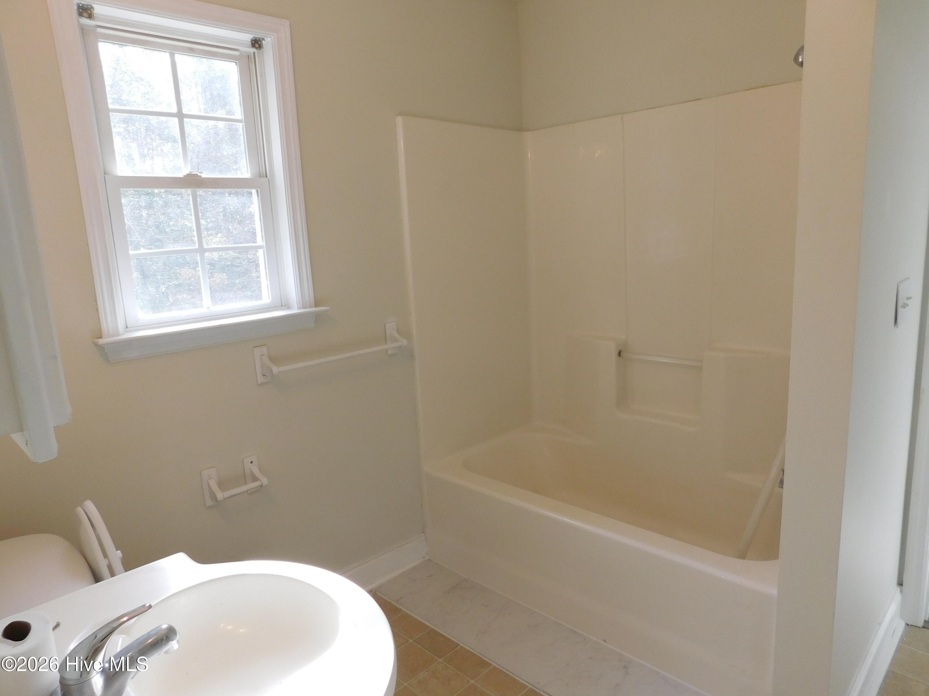 Single Family Residence at 273 Scott Farm Lane, New Bern, NC 28562, photo 13 of 25