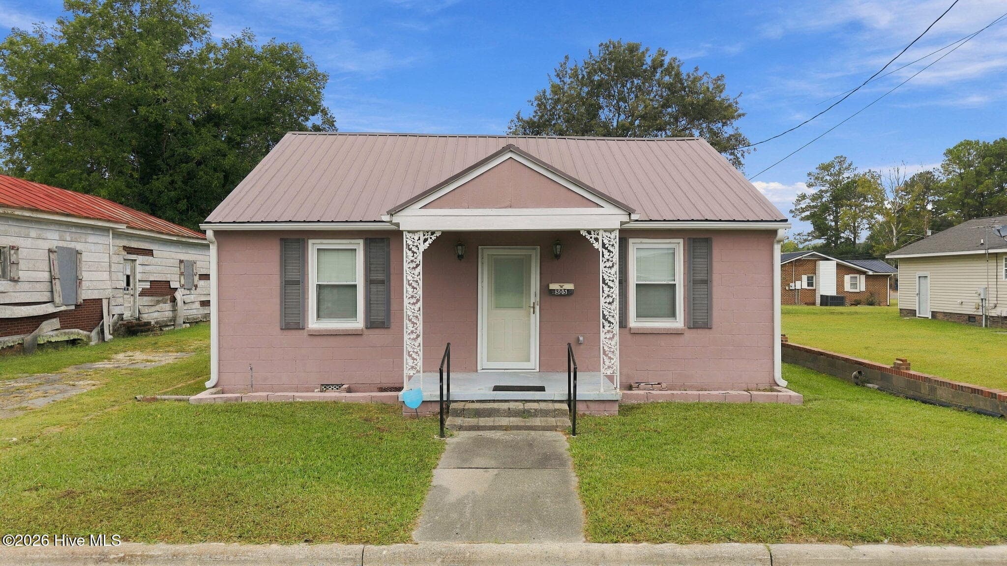 Single Family Residence at 305 N Charles Street, La Grange, NC 28551, photo 2 of 29