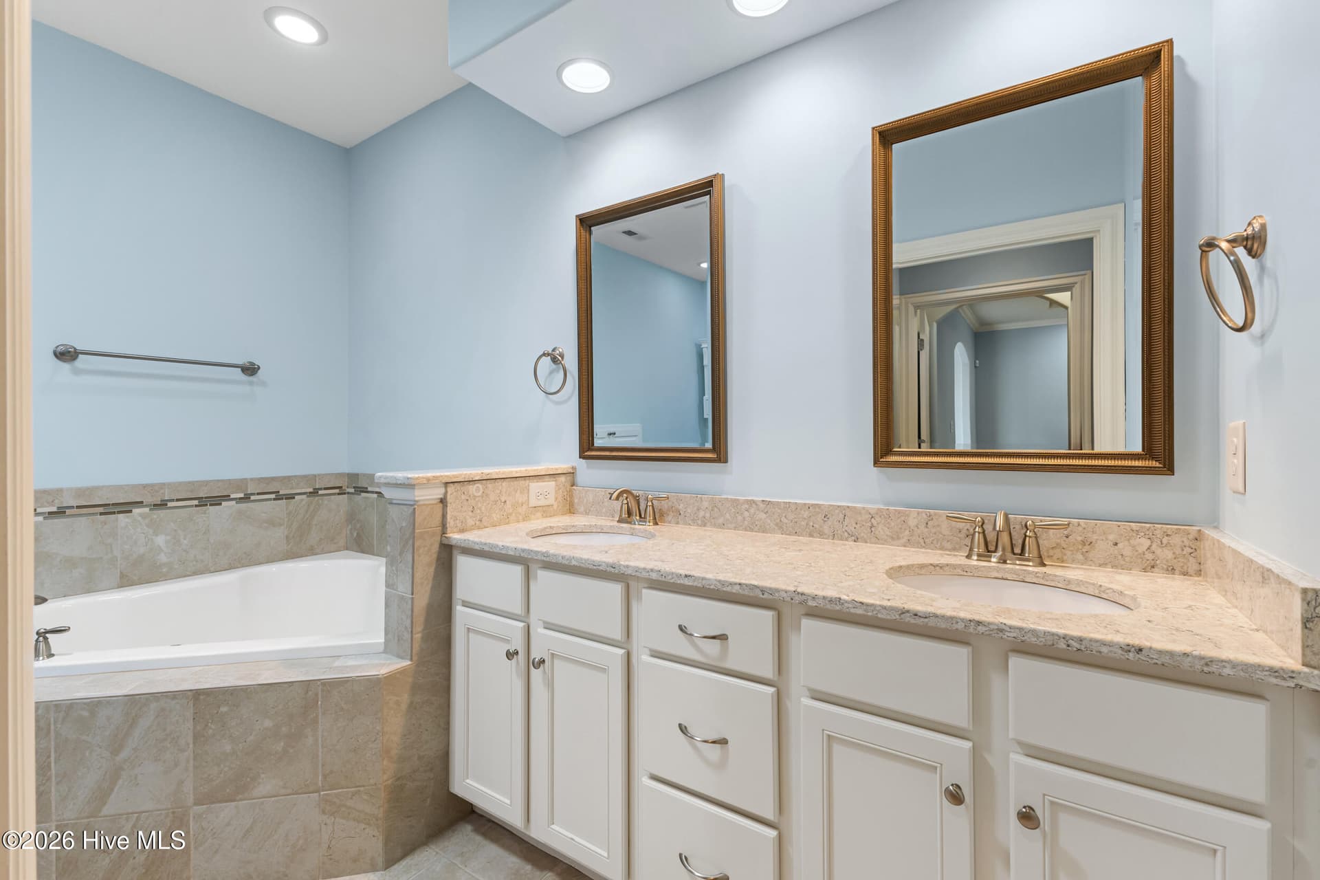 Primary Bathroom Ensuite Double Vanity and Tub - 615 Jenoa Drive, Castle Hayne, NC 28429
