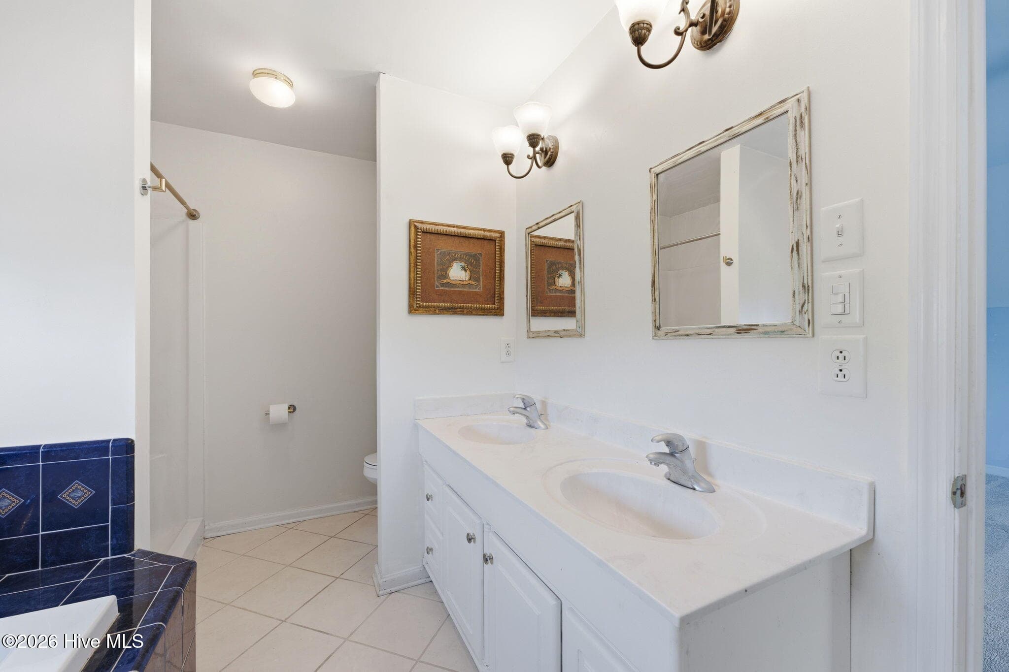 Single Family Residence at 913 Hearthside Court, New Bern, NC 28560, photo 21 of 49