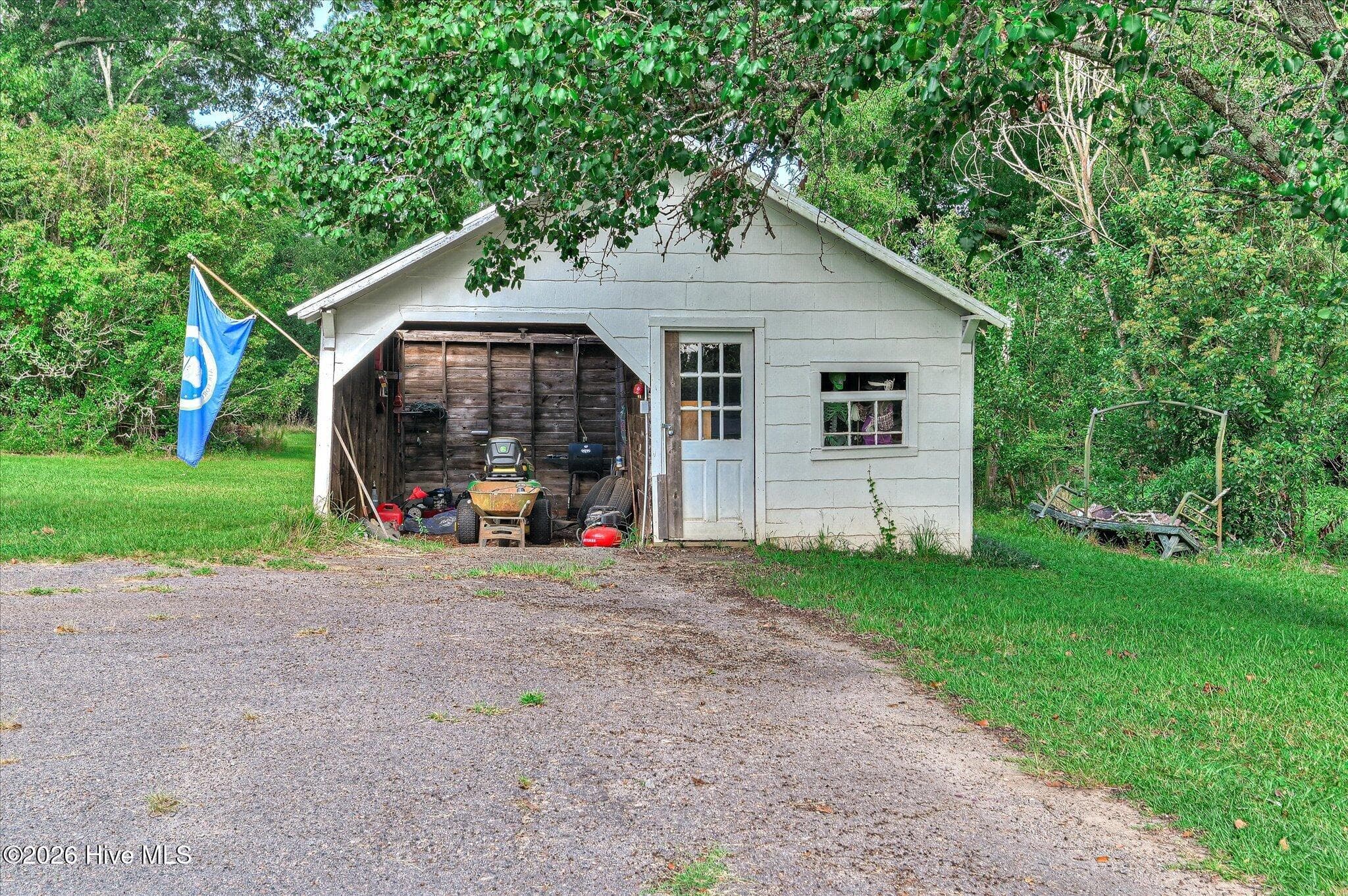 Single Family Residence at 208 West Terrace Street, Edgefield, SC 29824, photo 2 of 2