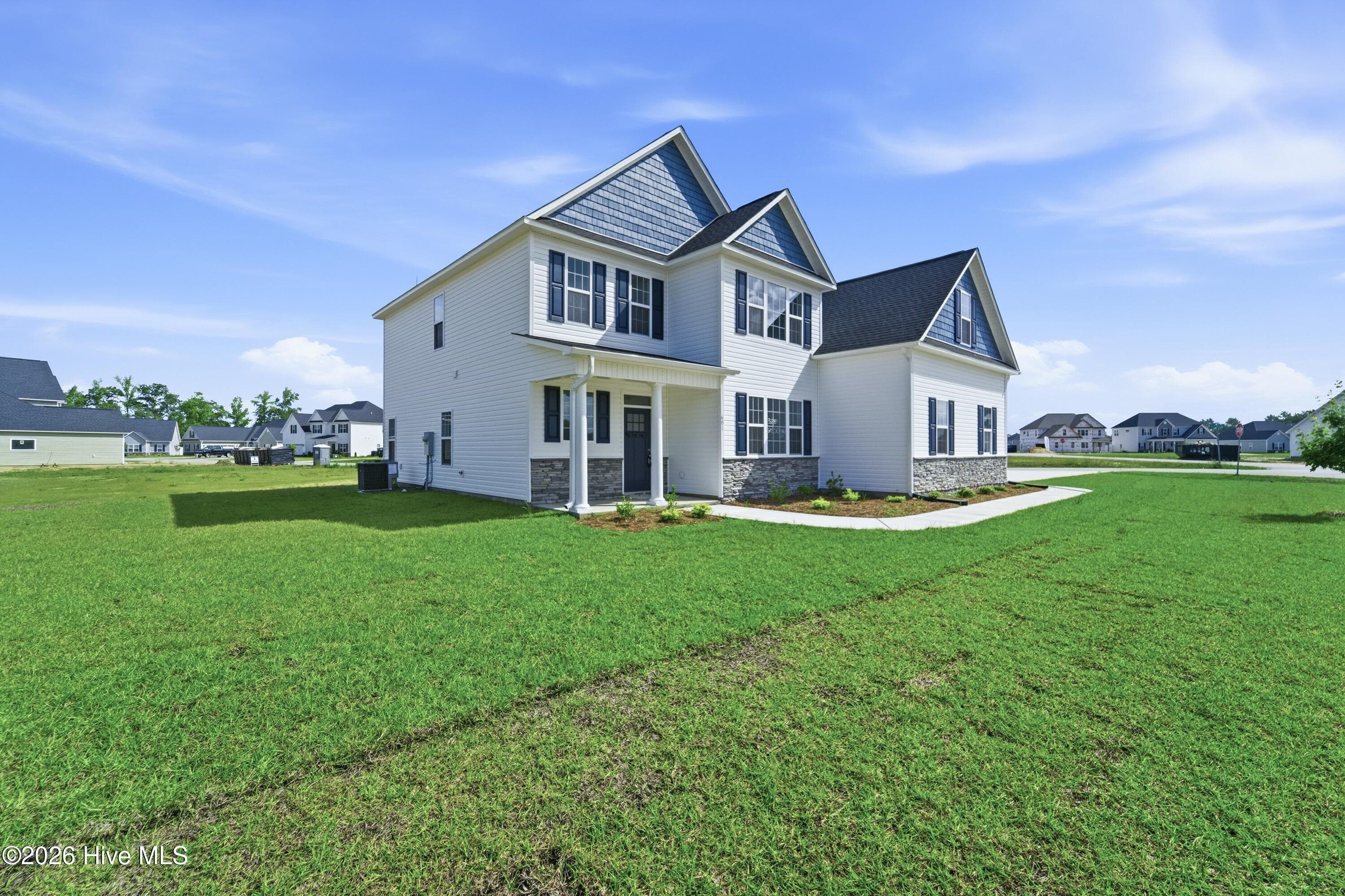 Single Family Residence at 601 Salty Marsh Lane, Jacksonville, NC 28546, photo 3 of 86