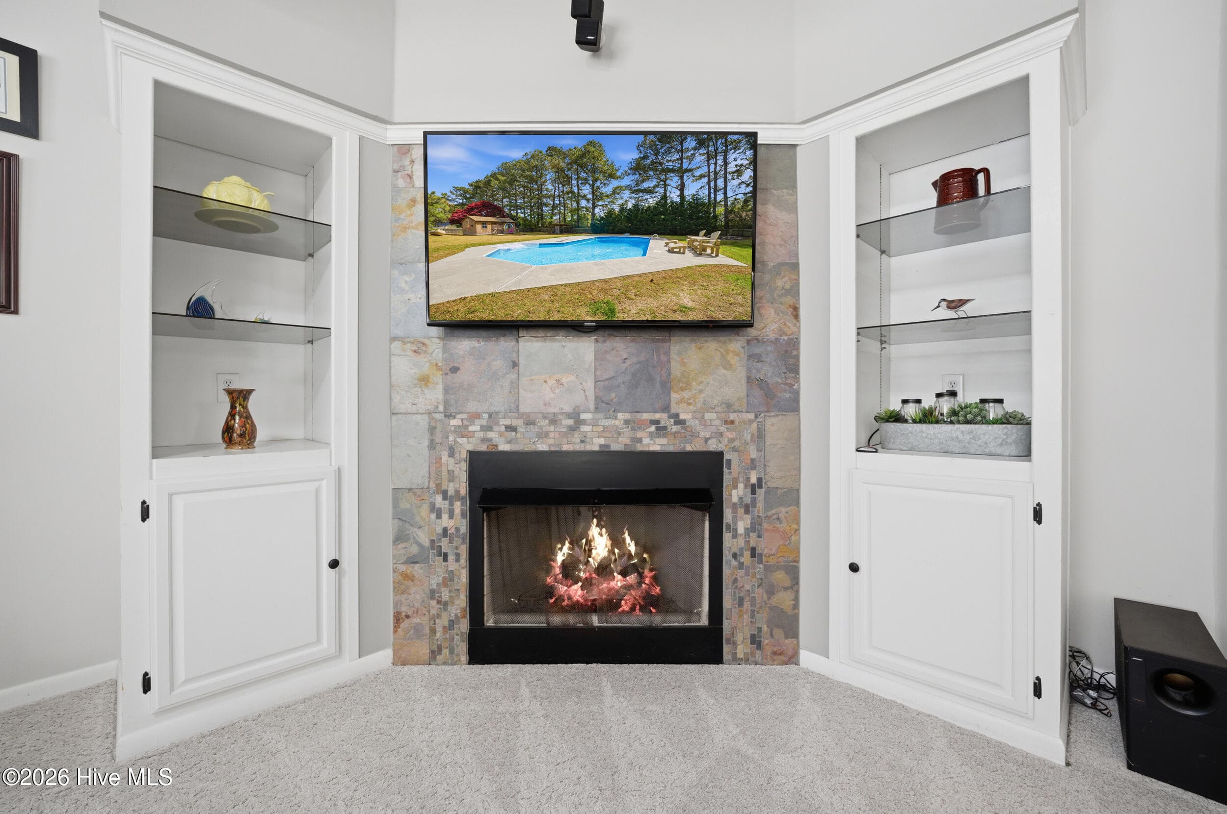 Single Family Residence at 147 N Point Boulevard, Moyock, NC 27958, photo 2 of 3