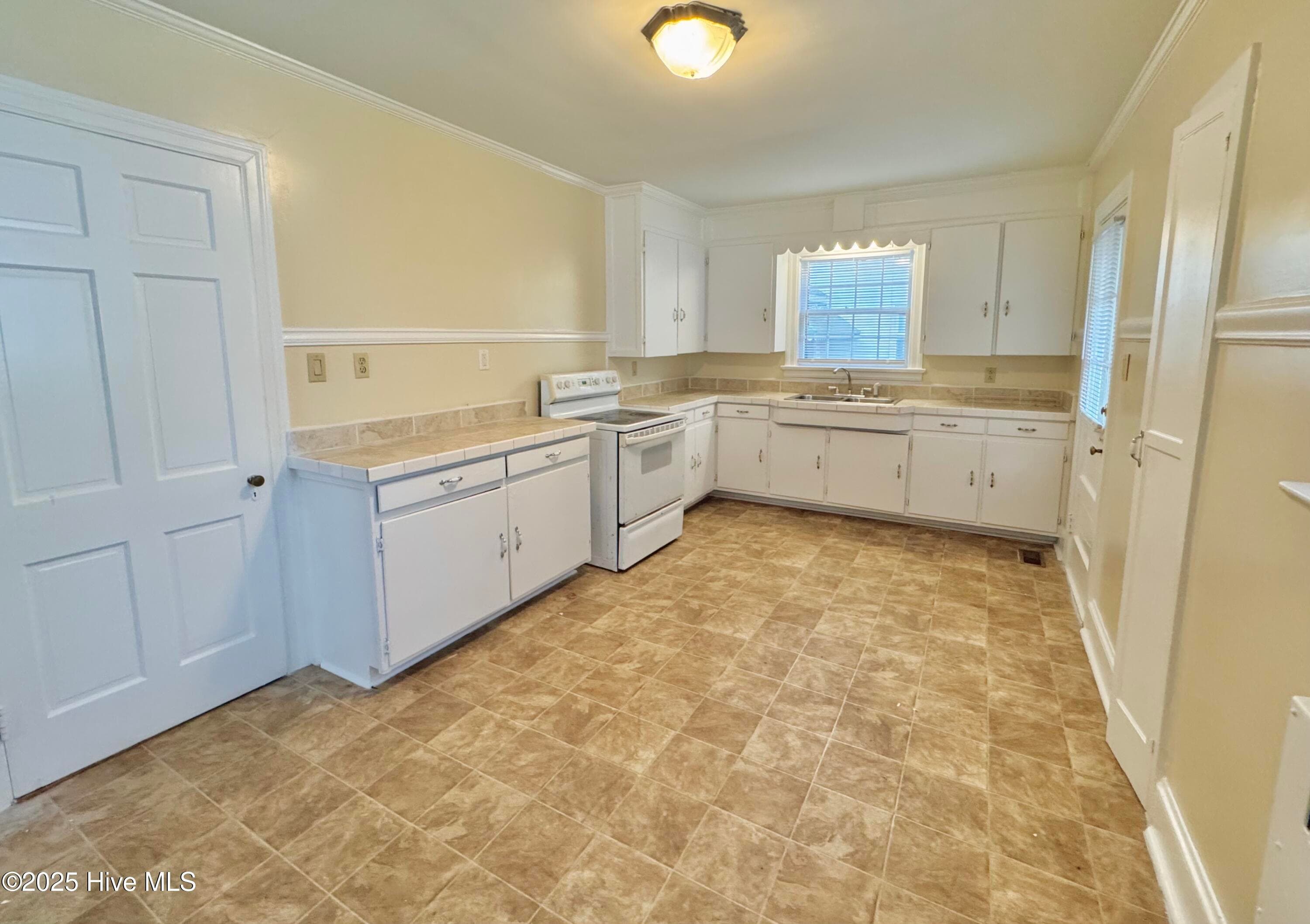 Single Family Residence at 306 Wilson Avenue, Kinston, NC 28501, photo 21 of 61