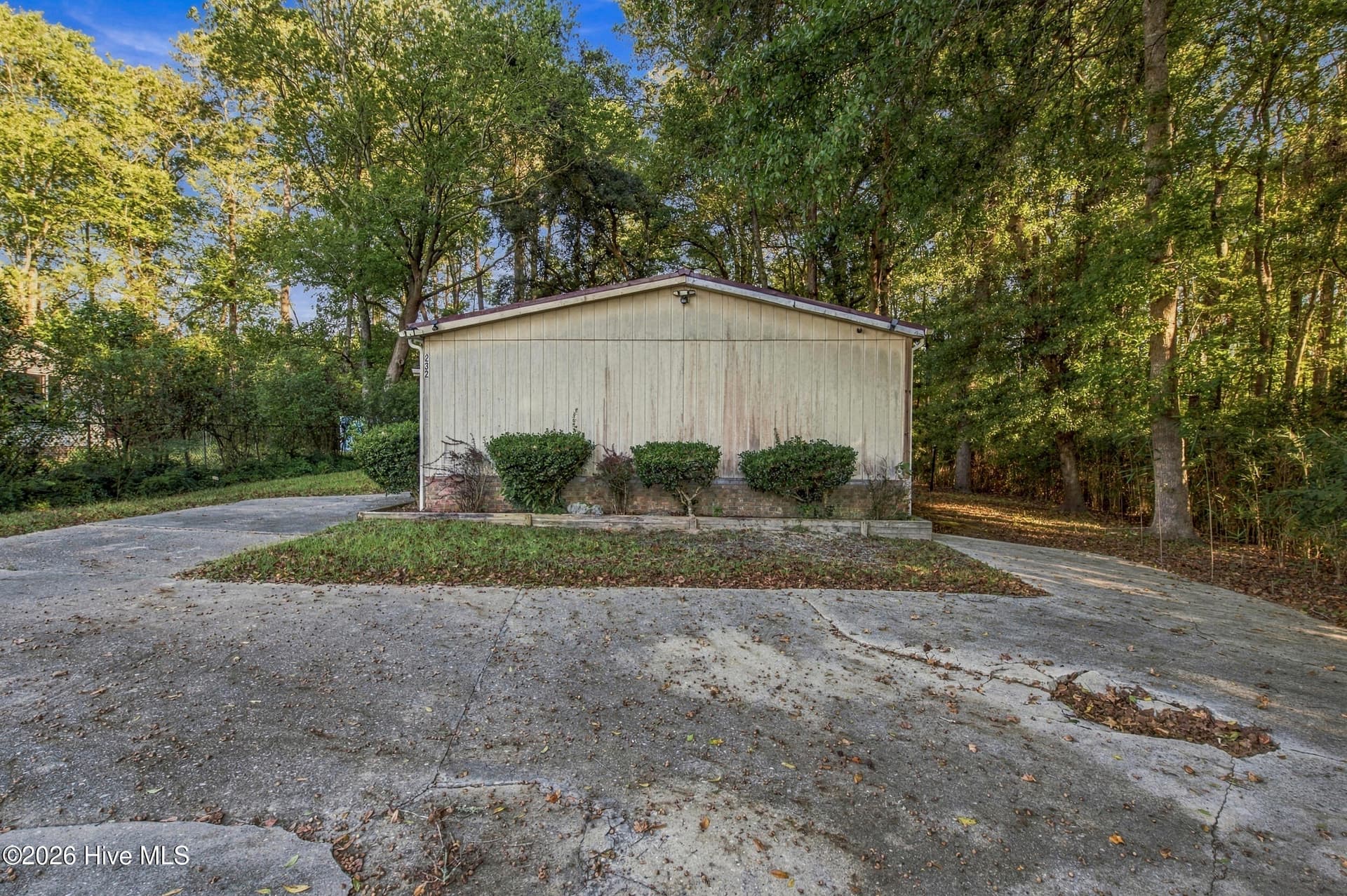 Manufactured Home at 232 Suburban Street SW, Shallotte, NC 28470, photo 4 of 40