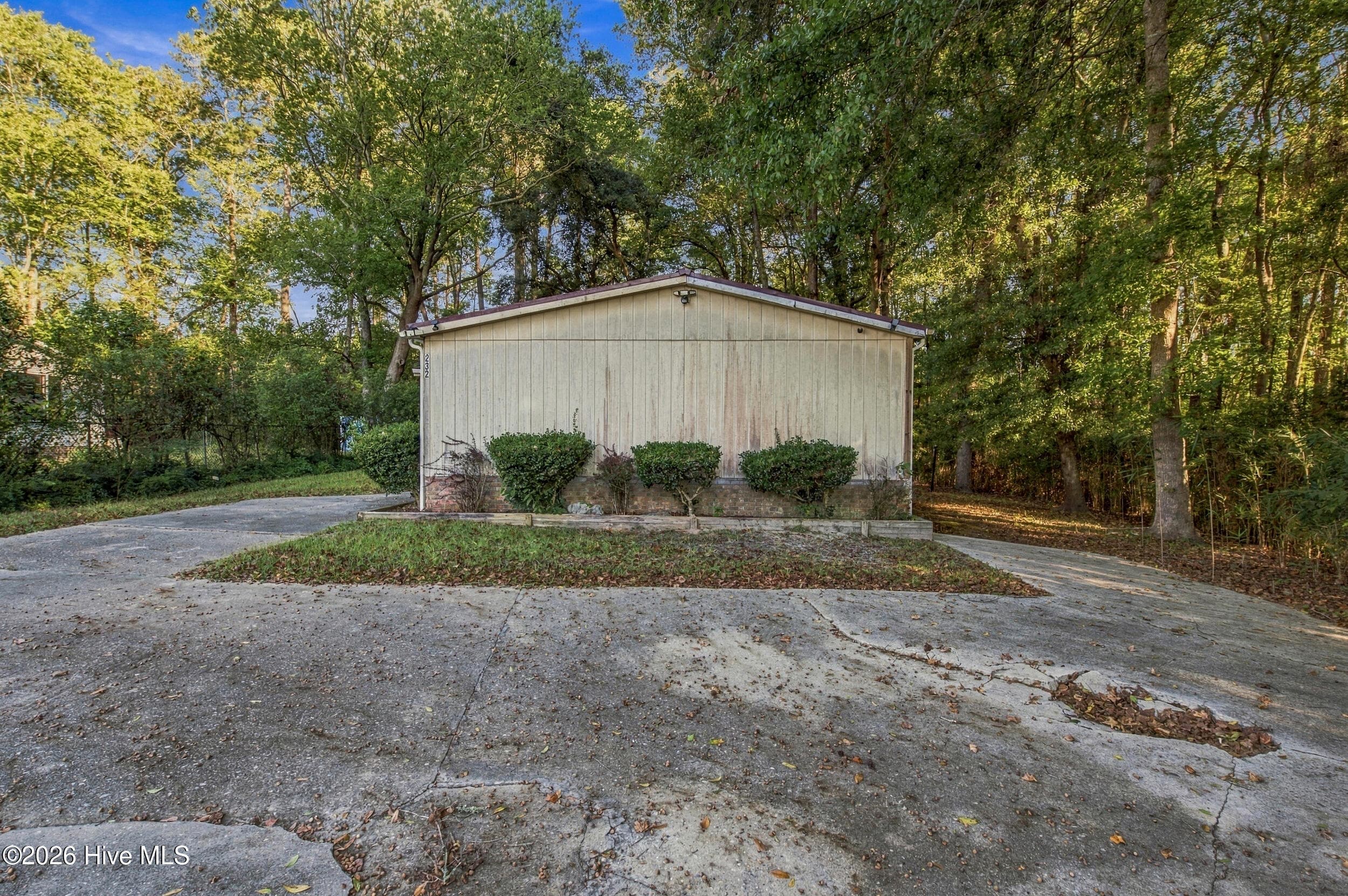 Manufactured Home at 232 Suburban Street SW, Shallotte, NC 28470, photo 4 of 40