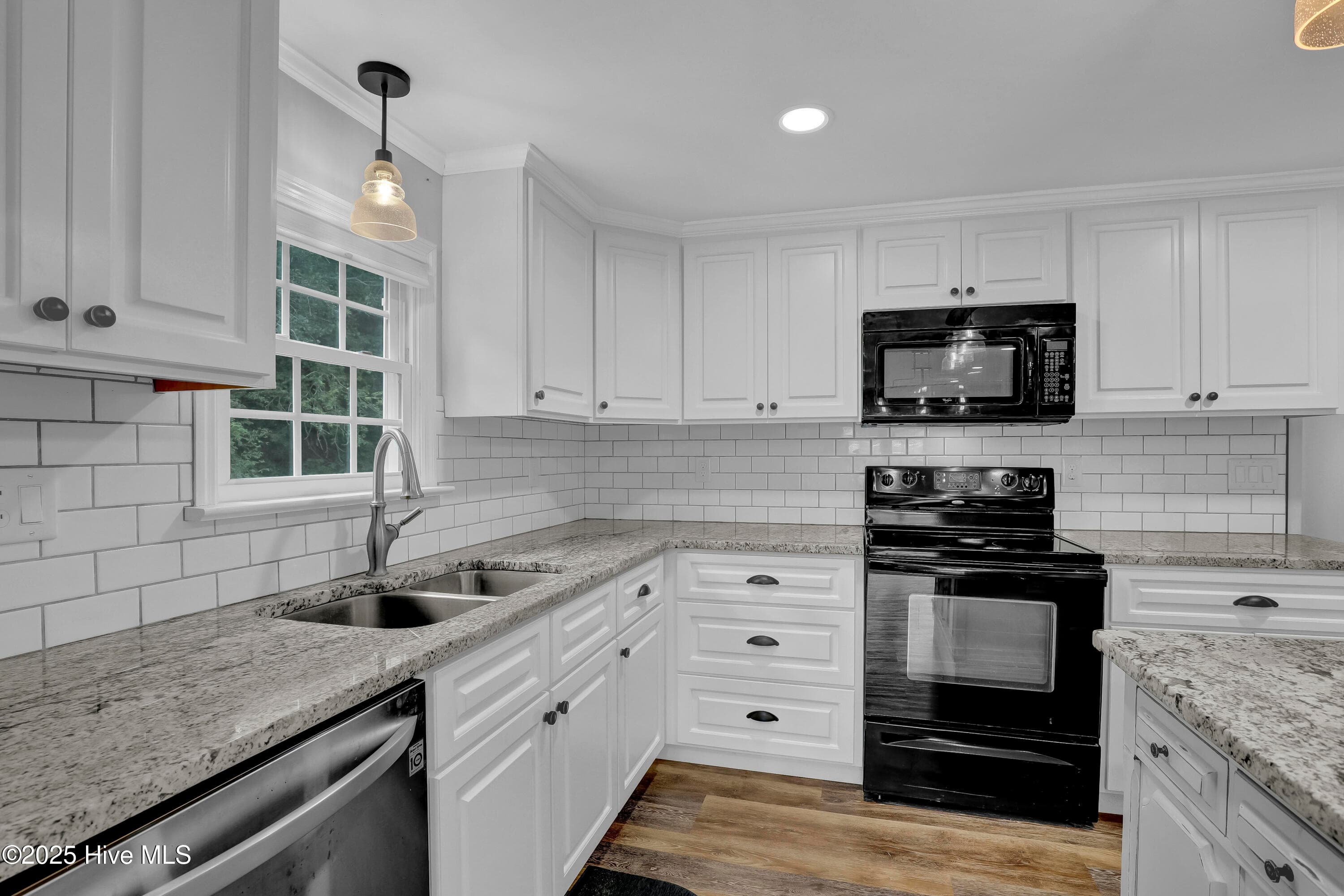 Single Family Residence at 2971 Penderlea Highway, Burgaw, NC 28425, photo 8 of 26