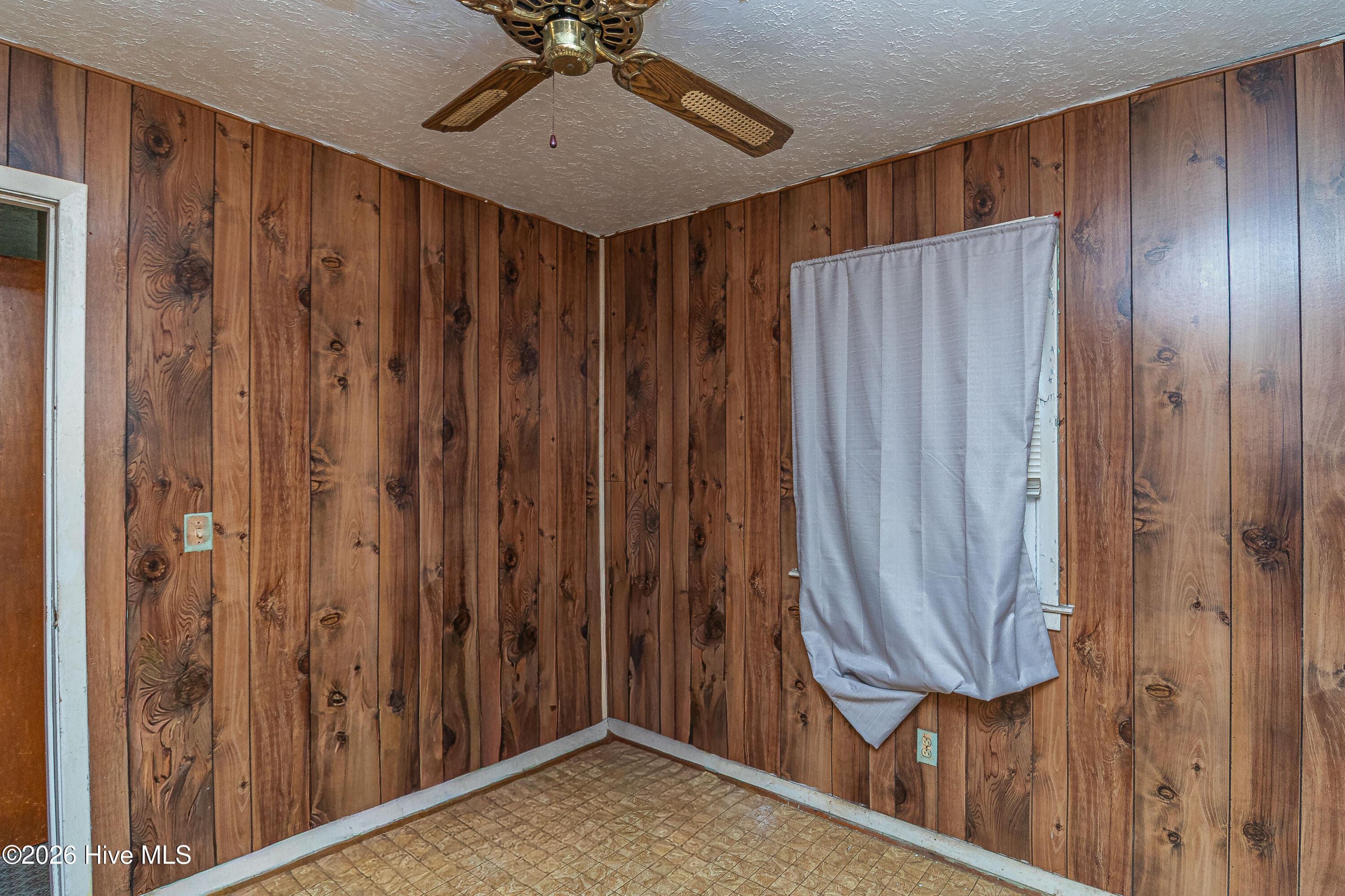 Single Family Residence at 103 Springhill Street, La Grange, NC 28551, photo 9 of 11
