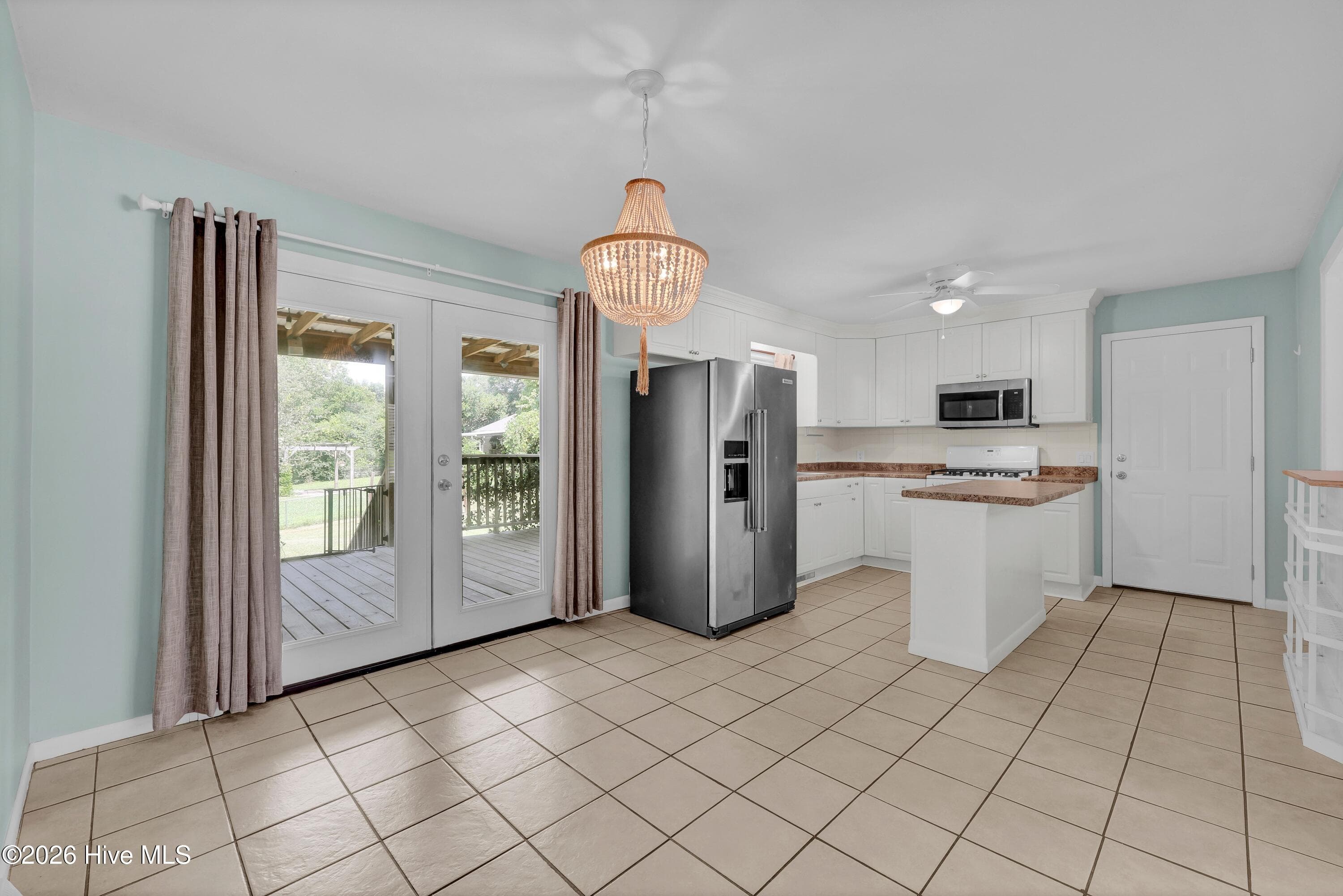 Single Family Residence at 3309 Winston Boulevard, Wilmington, NC 28403, photo 10 of 31