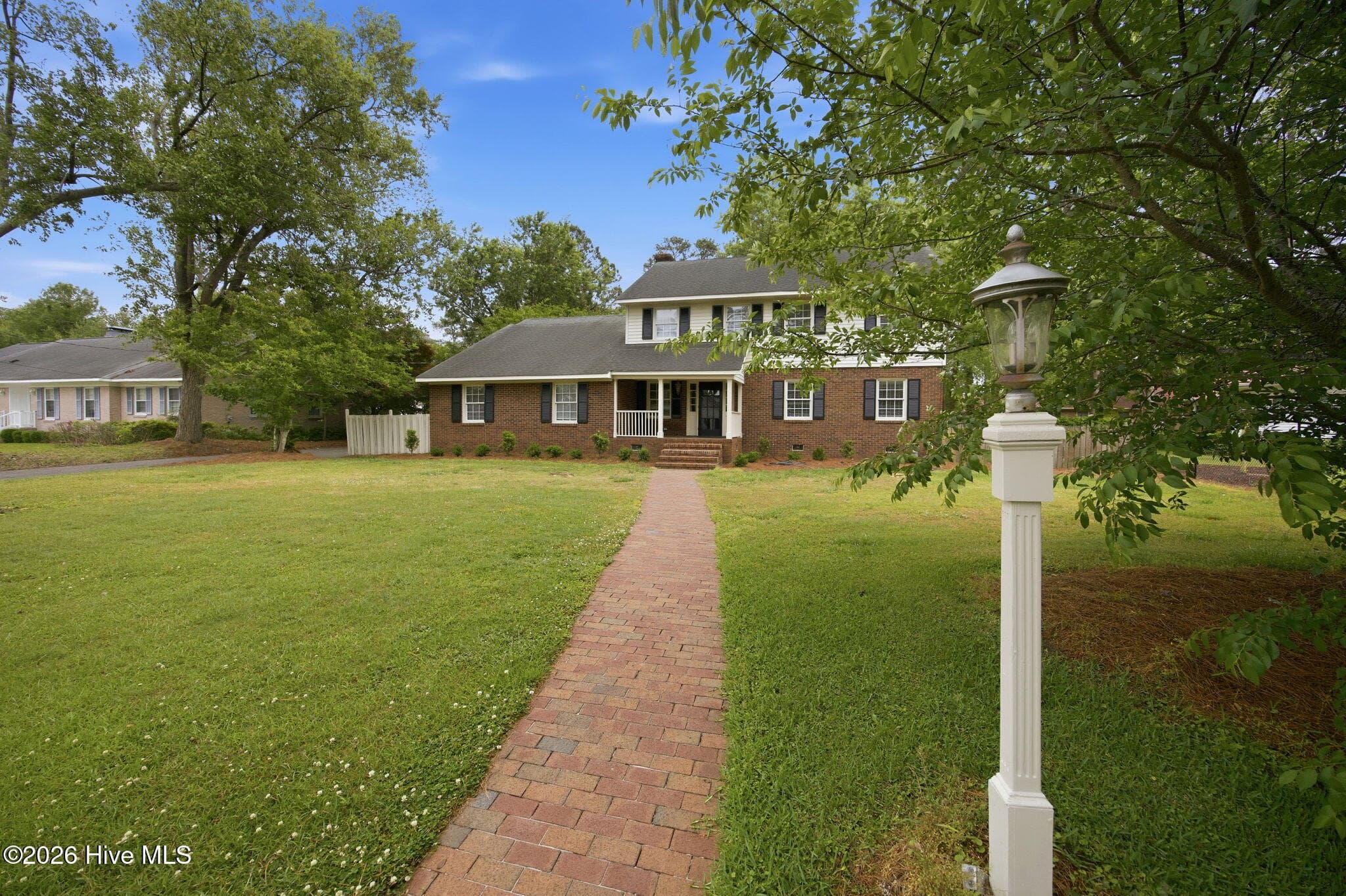 Single Family Residence at 1910 York Street, Kinston, NC 28504, photo 2 of 4