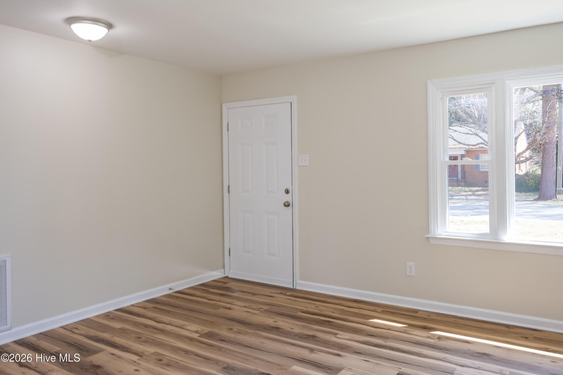 Single Family Residence at 411 Lafayette Street, Clinton, NC 28328, photo 6 of 35